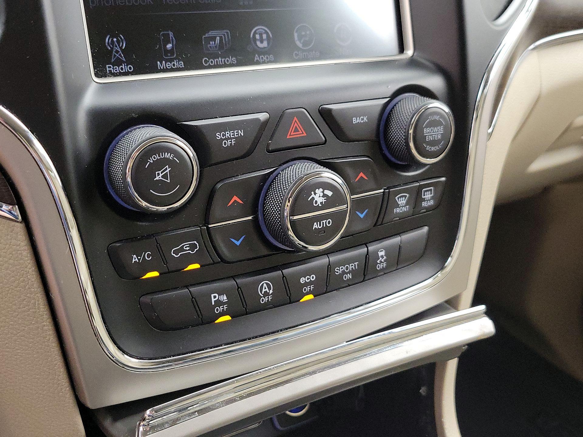 Thumbnail: 2016 Jeep Grand Cherokee - 17