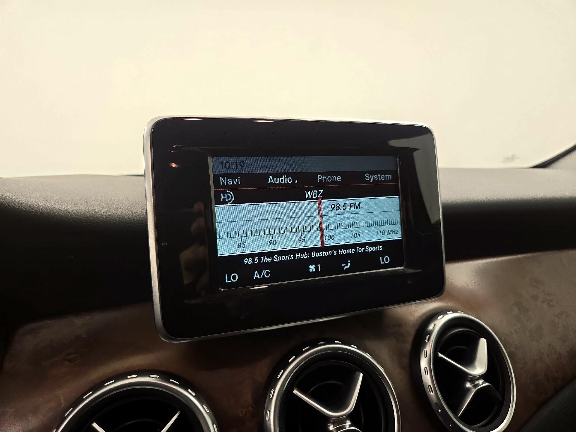 Thumbnail: 2015 Mercedes-Benz GLA - 15
