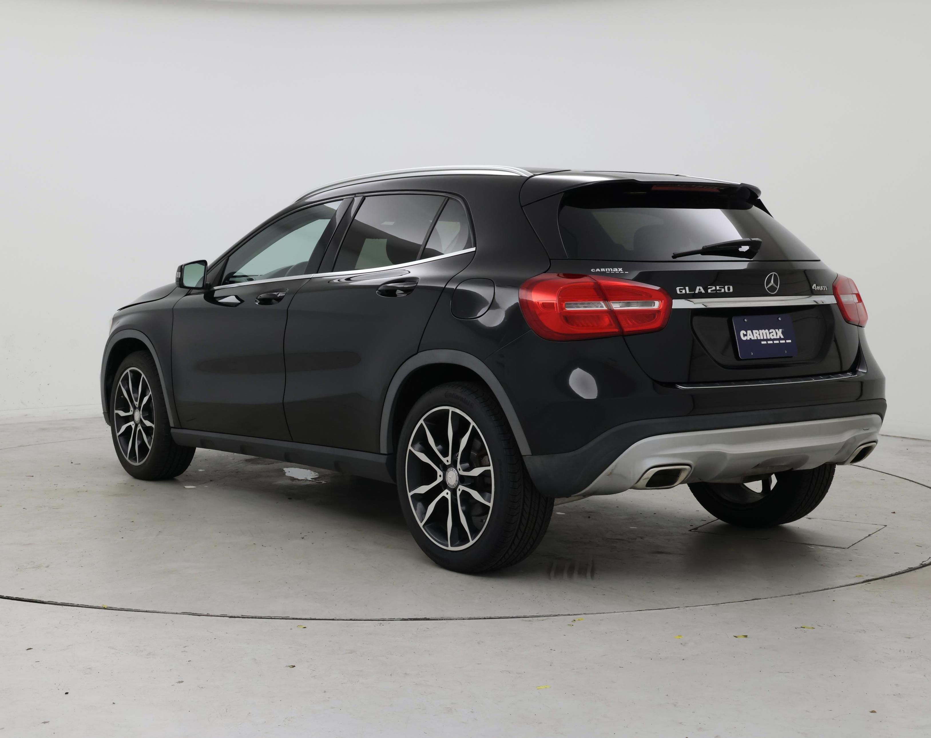 Thumbnail: 2015 Mercedes-Benz GLA - 2
