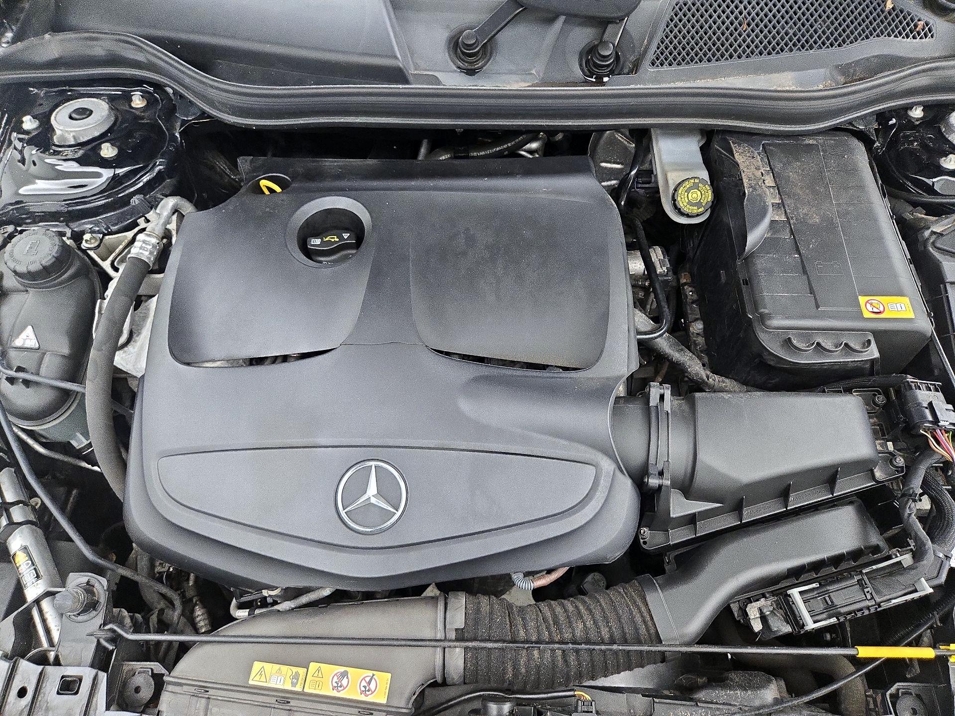 Thumbnail: 2015 Mercedes-Benz GLA - 20