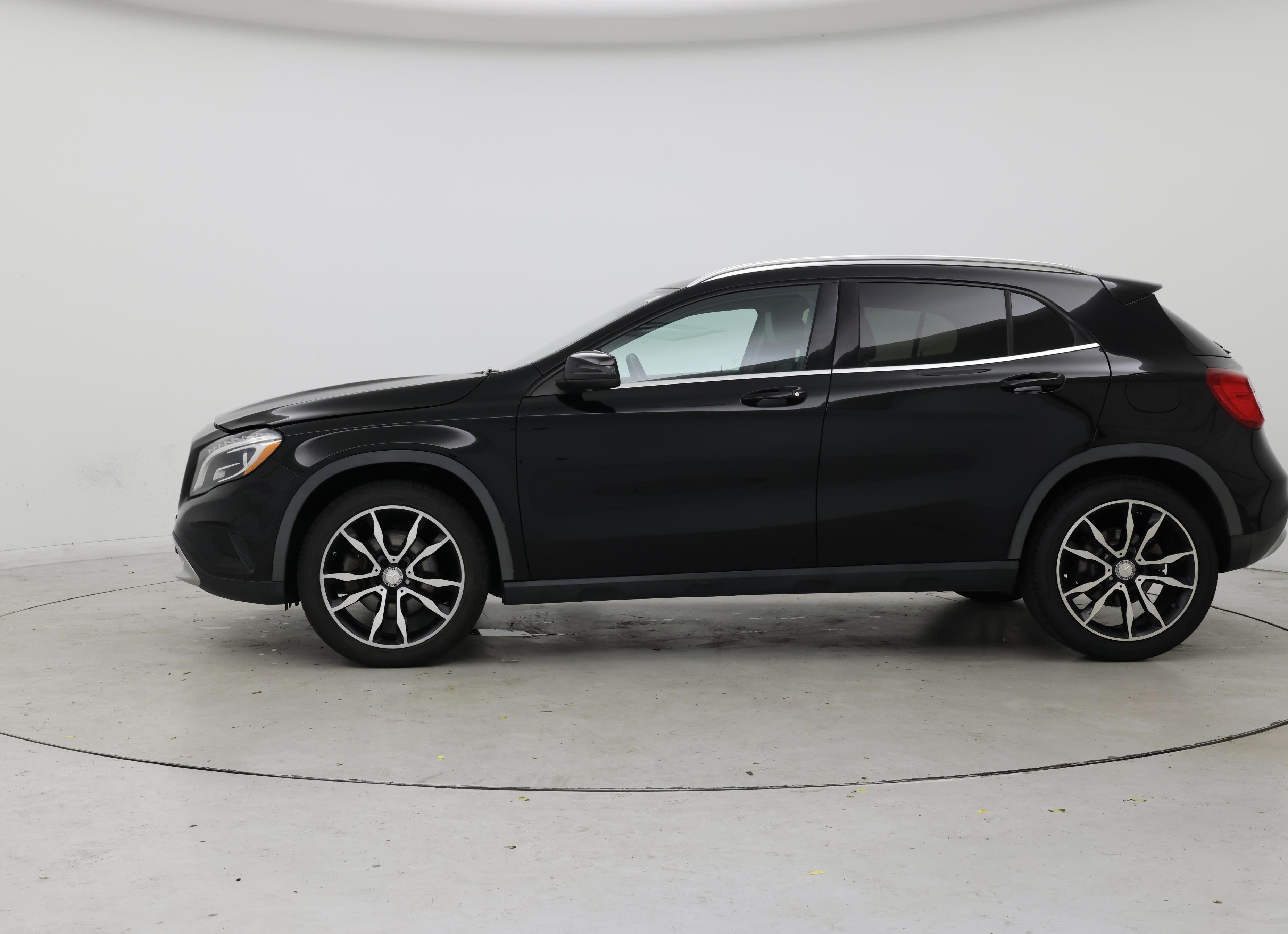 Thumbnail: 2015 Mercedes-Benz GLA - 3