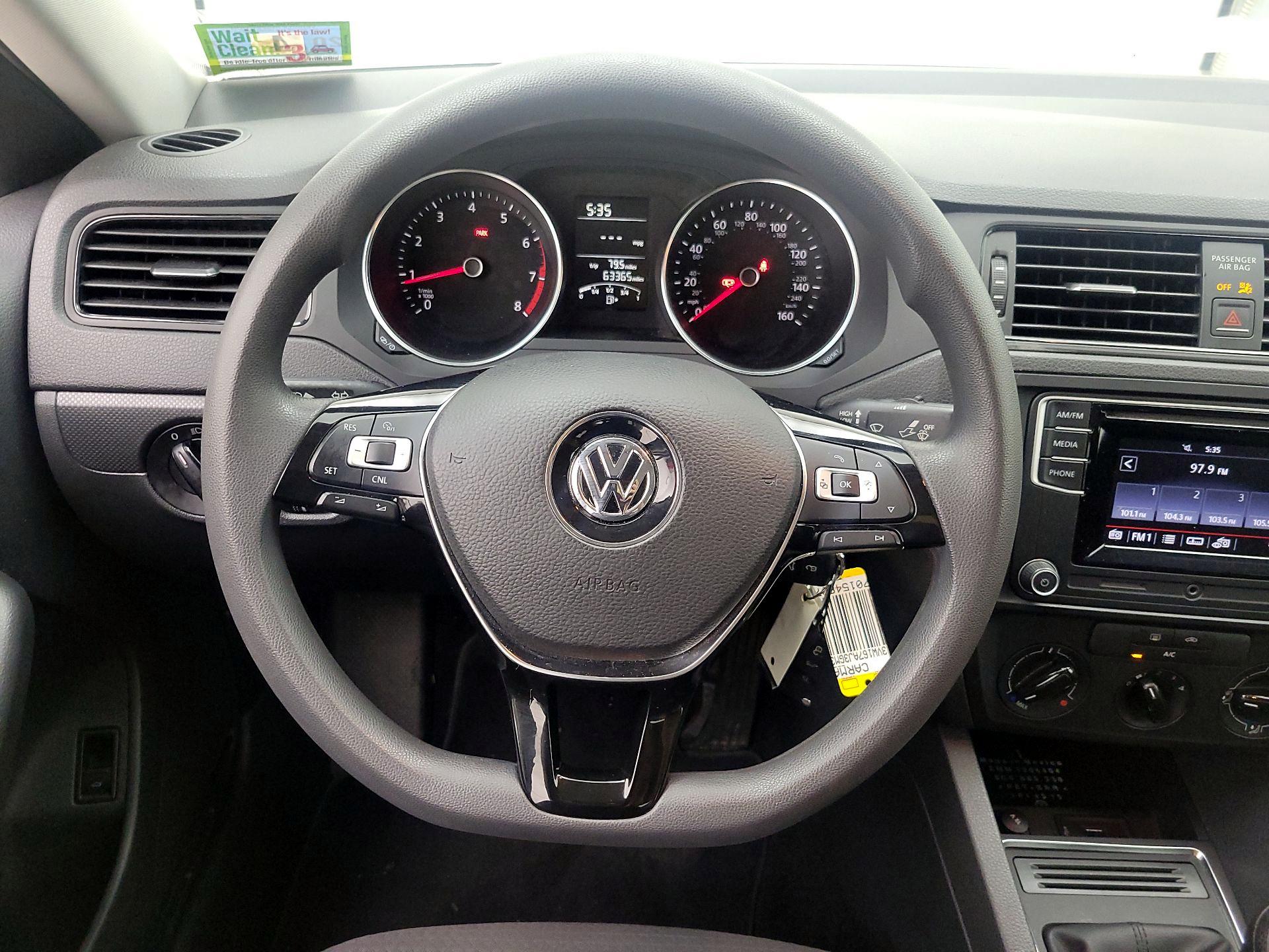 Thumbnail: 2016 Volkswagen Jetta - 10