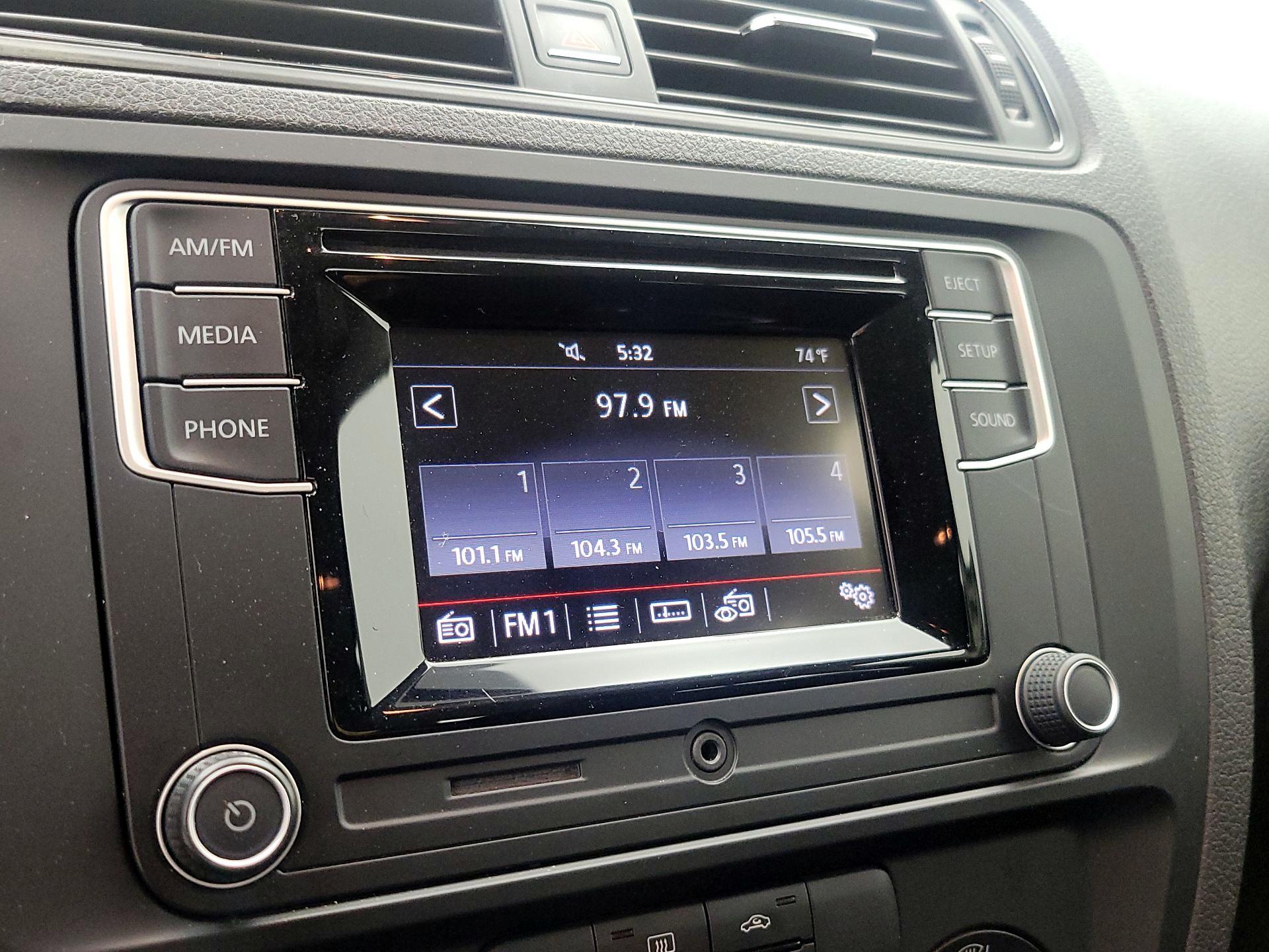 Thumbnail: 2016 Volkswagen Jetta - 14