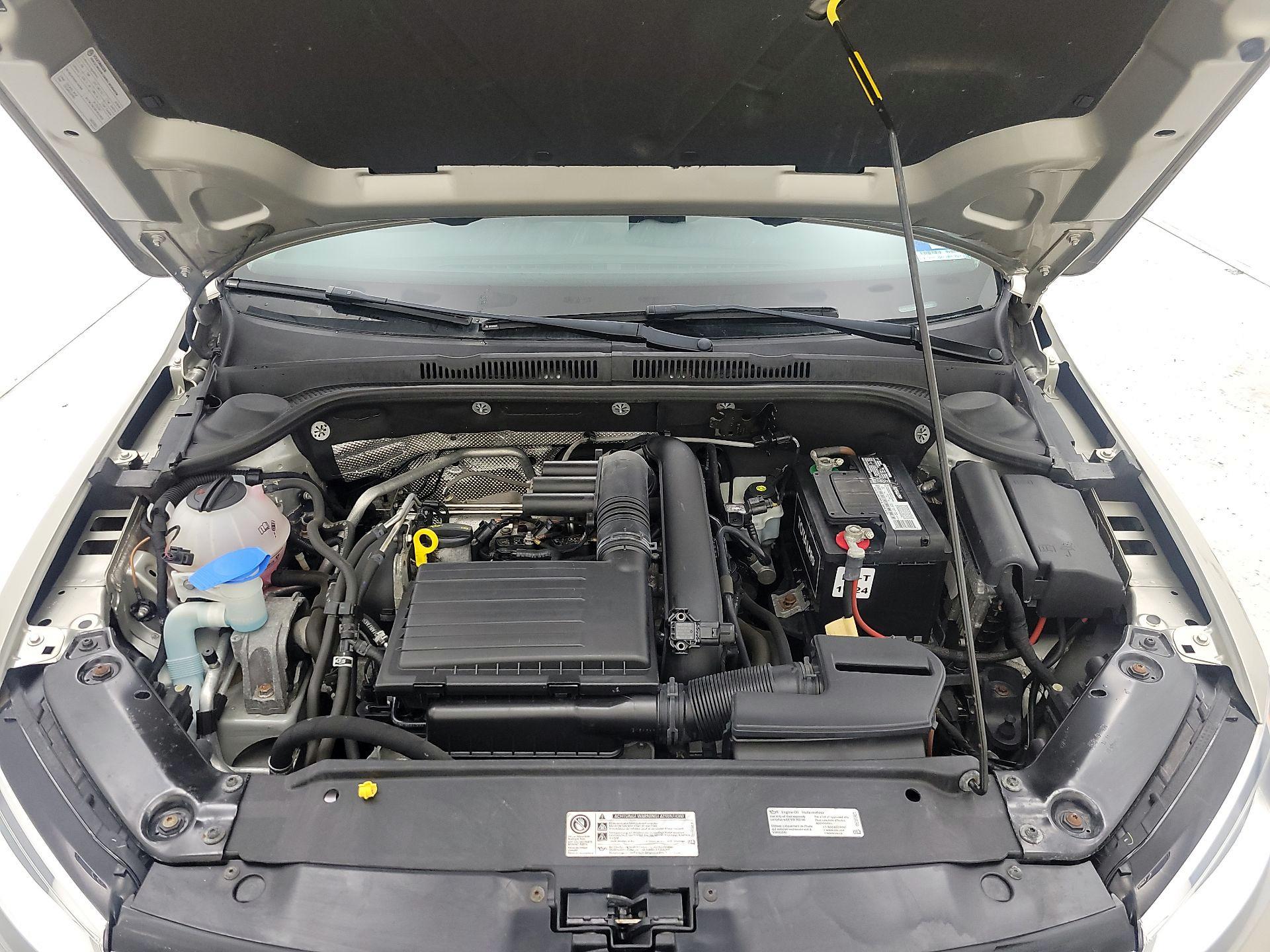 Thumbnail: 2016 Volkswagen Jetta - 20