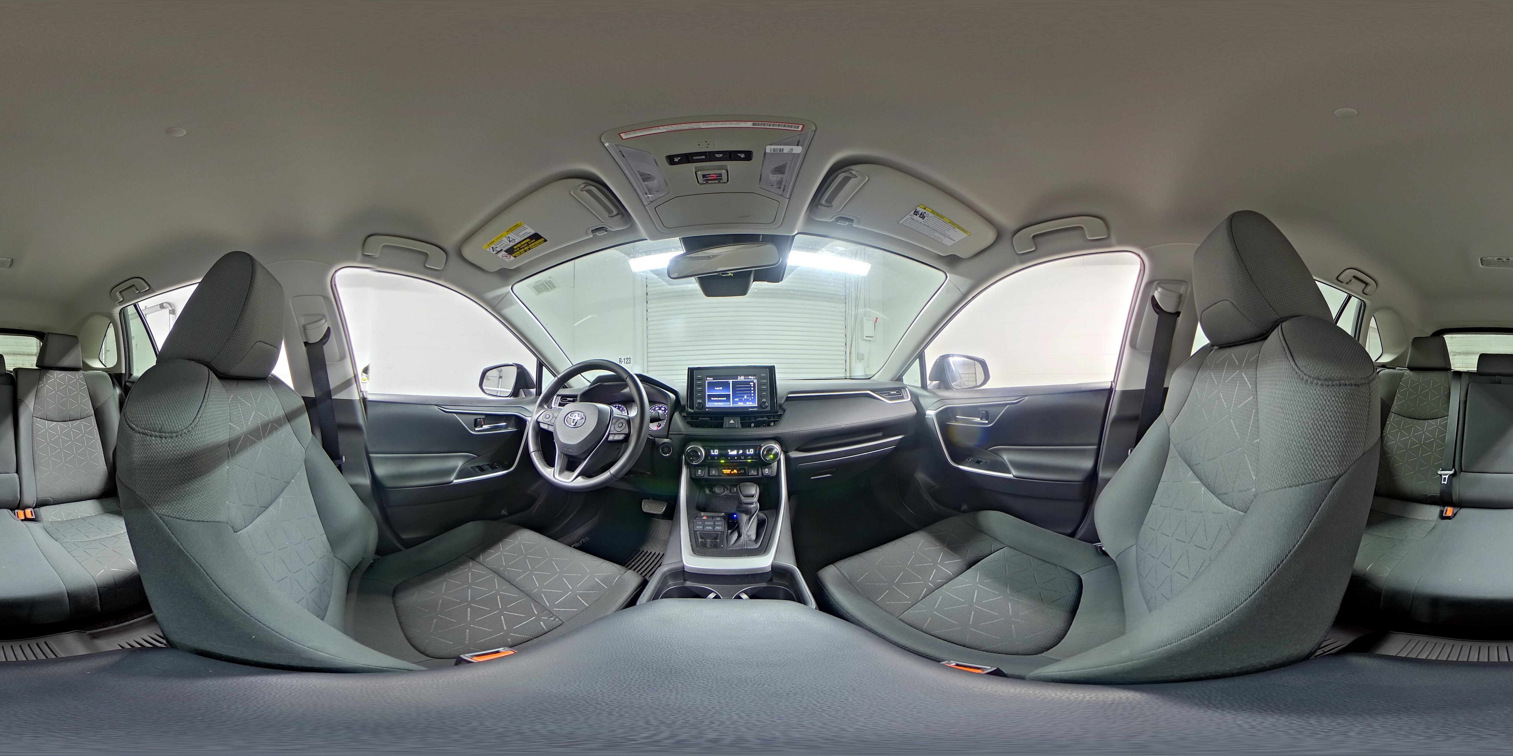 2021 Toyota RAV4 XLE - Photo 24