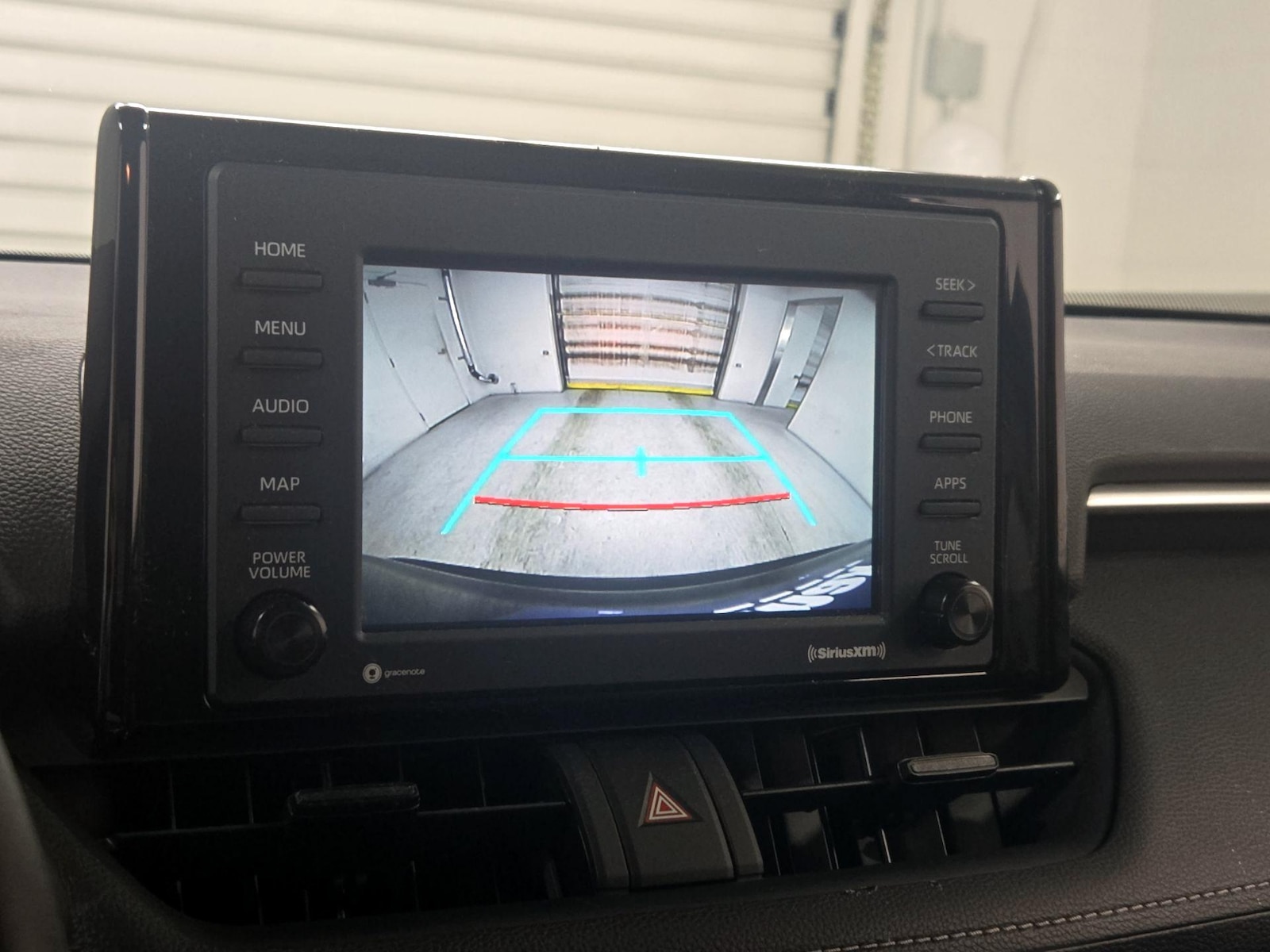 2021 Toyota RAV4 XLE - Photo 15