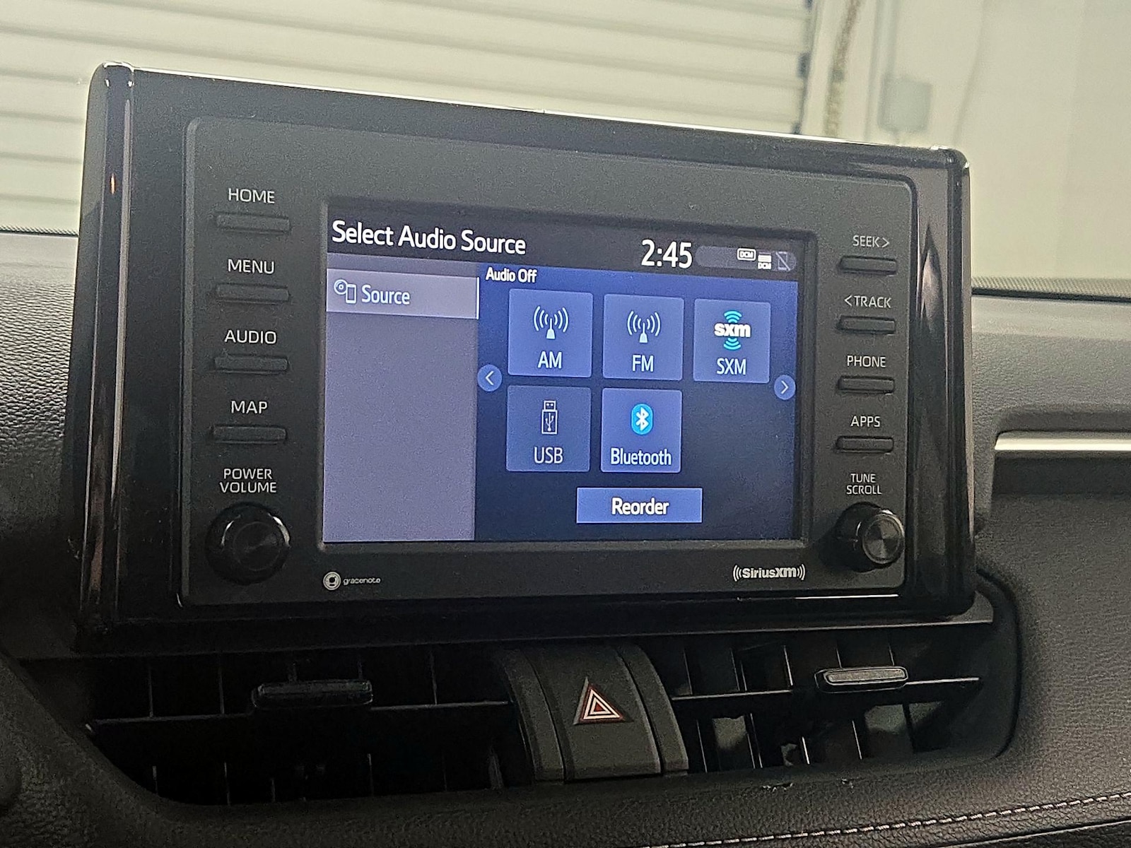 2021 Toyota RAV4 XLE - Photo 16