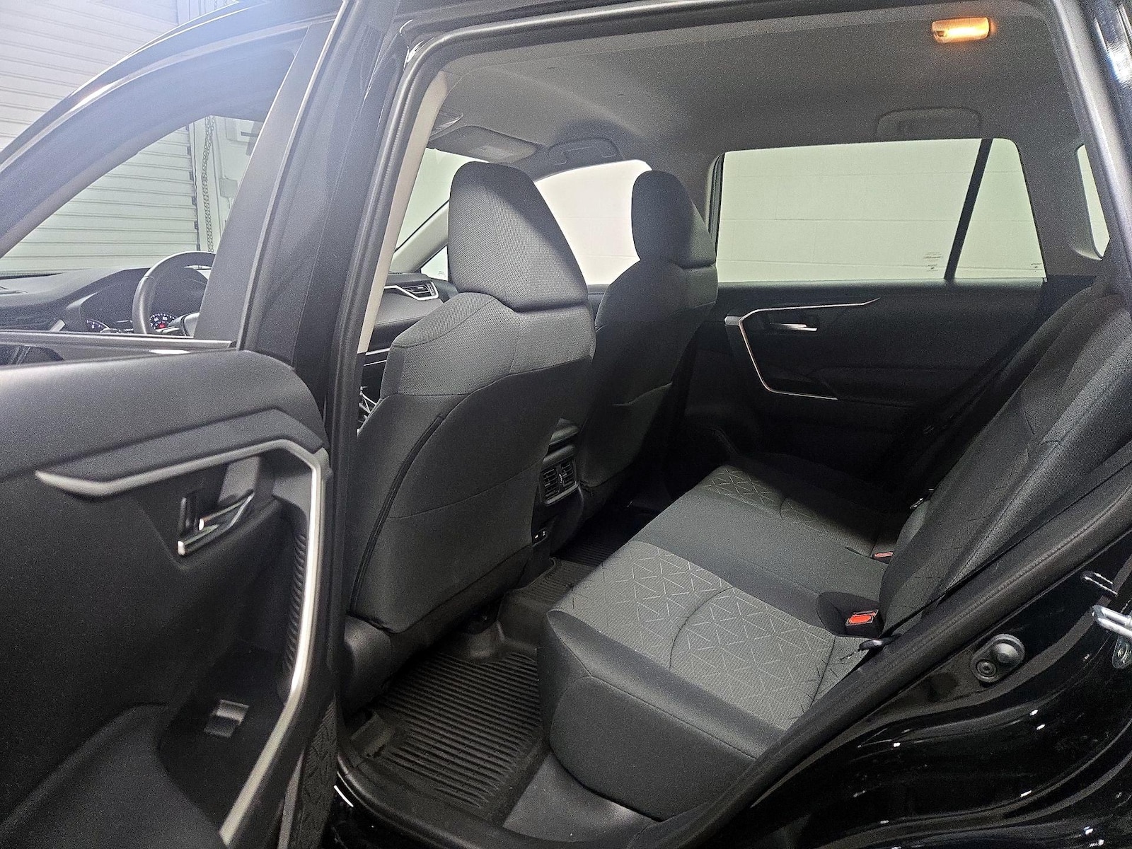 2021 Toyota RAV4 XLE - Photo 20