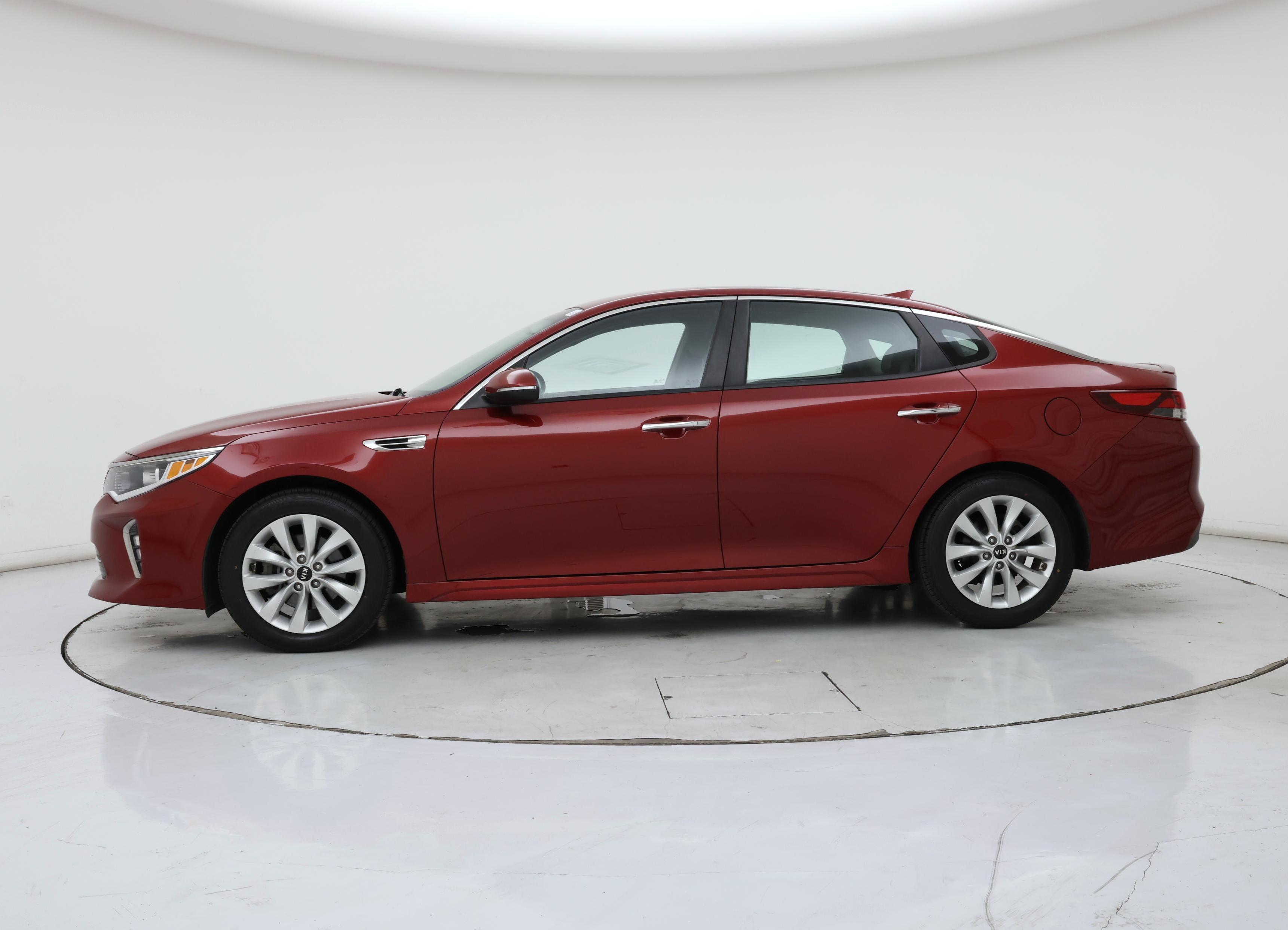 Thumbnail: 2018 Kia Optima - 3