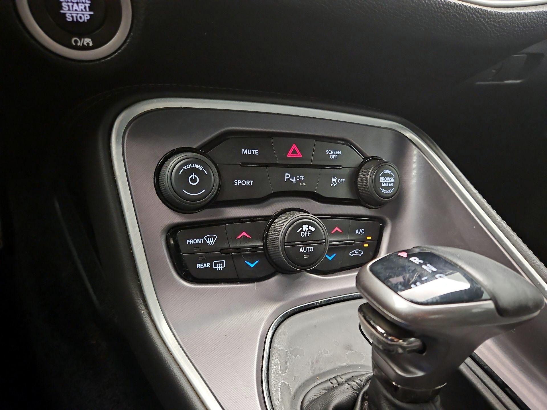 Thumbnail: 2019 Dodge Challenger - 16