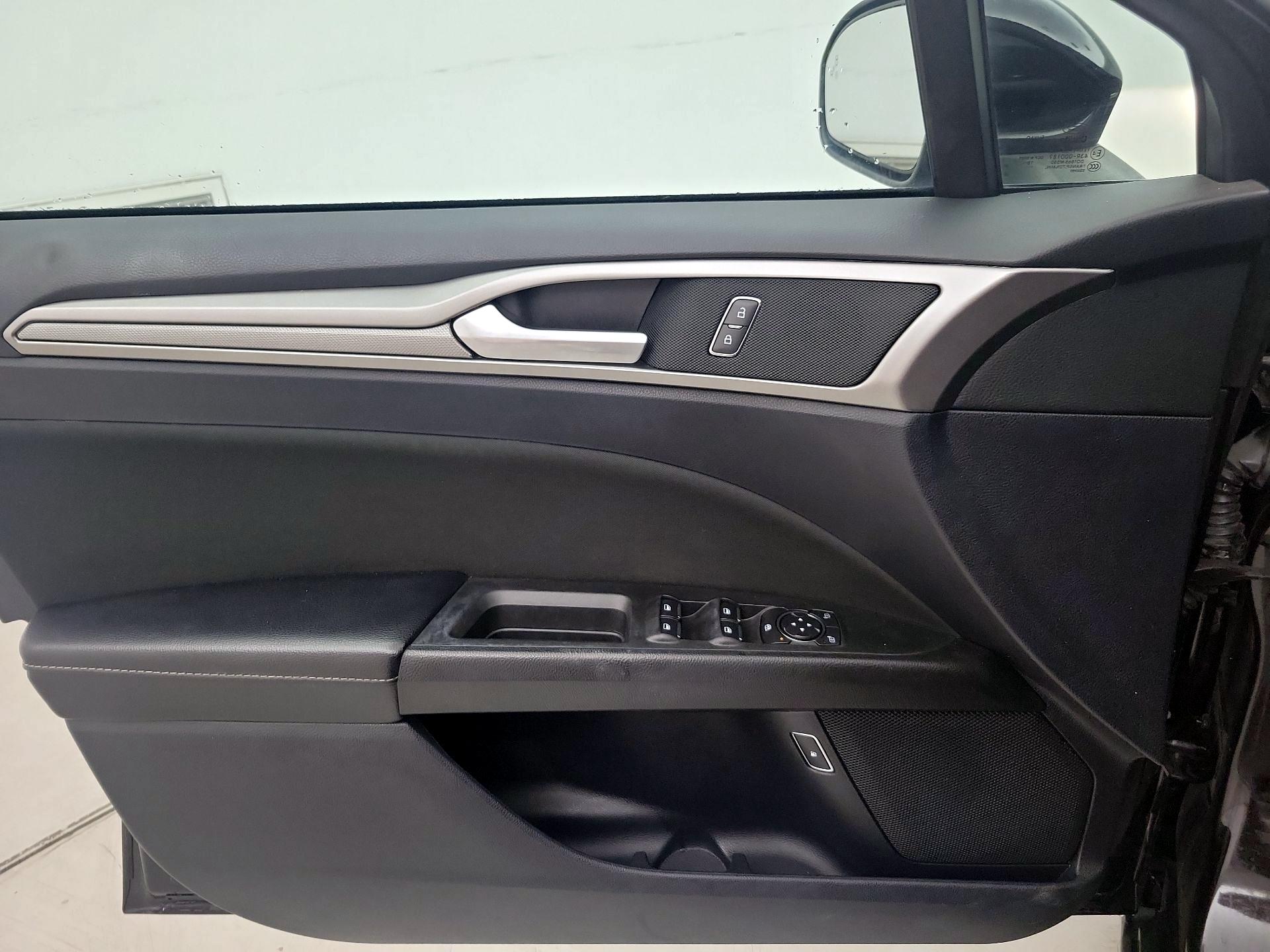 Thumbnail: 2019 Ford Fusion - 12