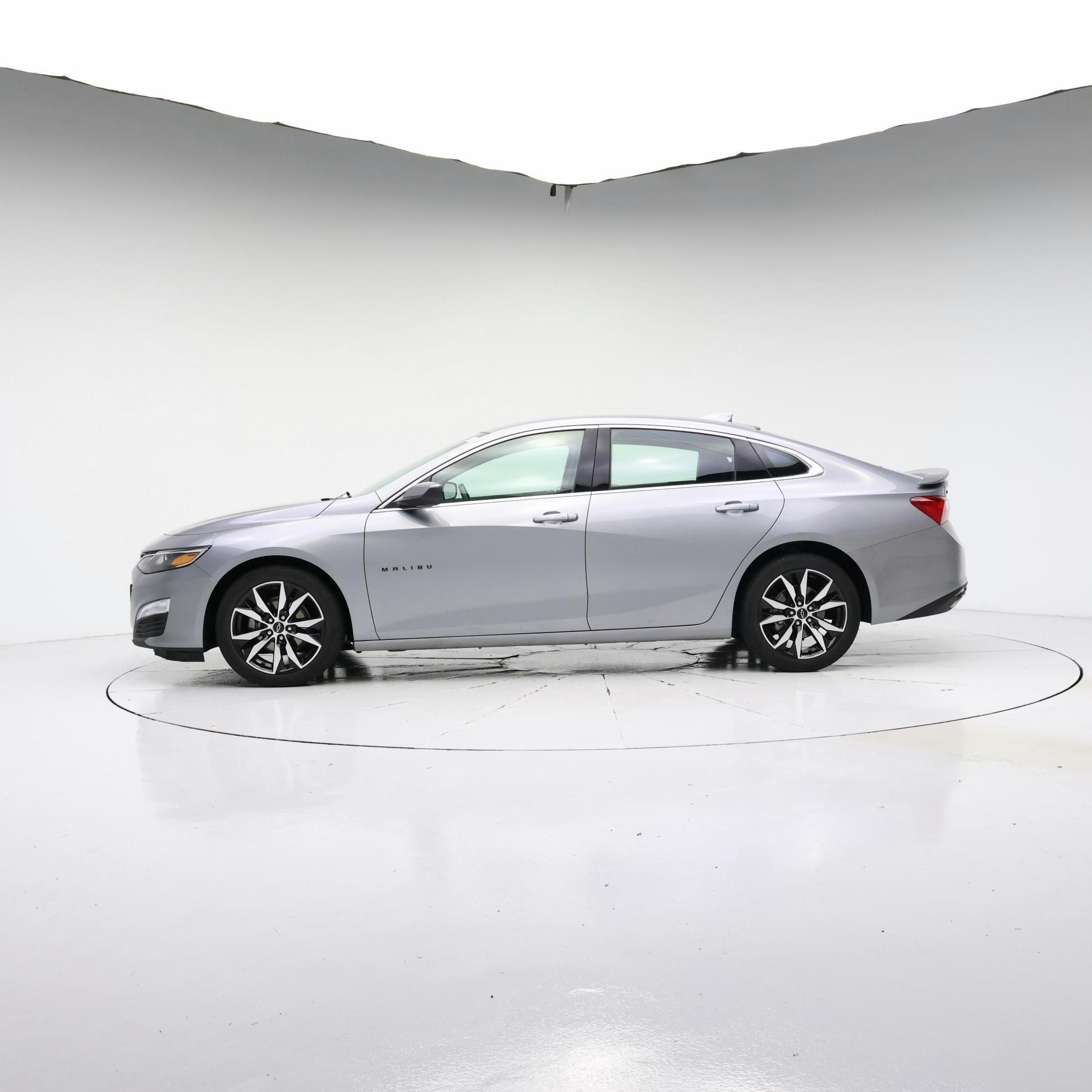 Thumbnail: 2023 Chevrolet Malibu - 3