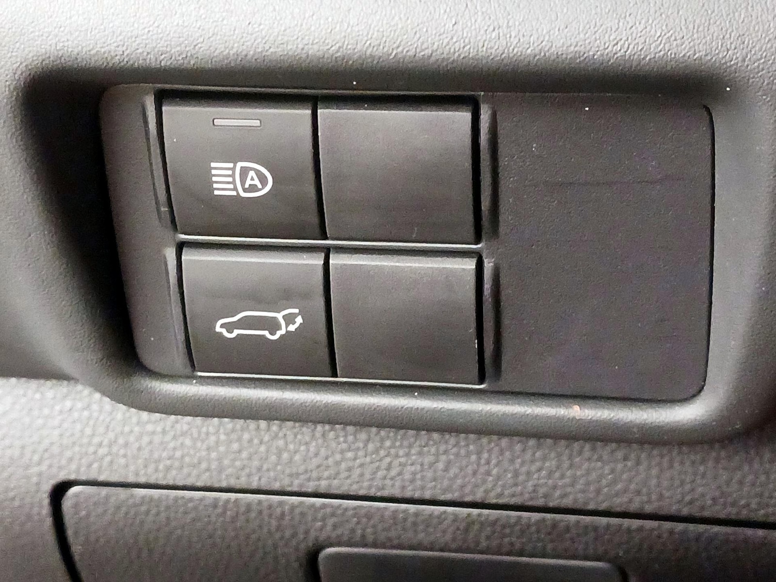 2021 Toyota Highlander XLE - Photo 14