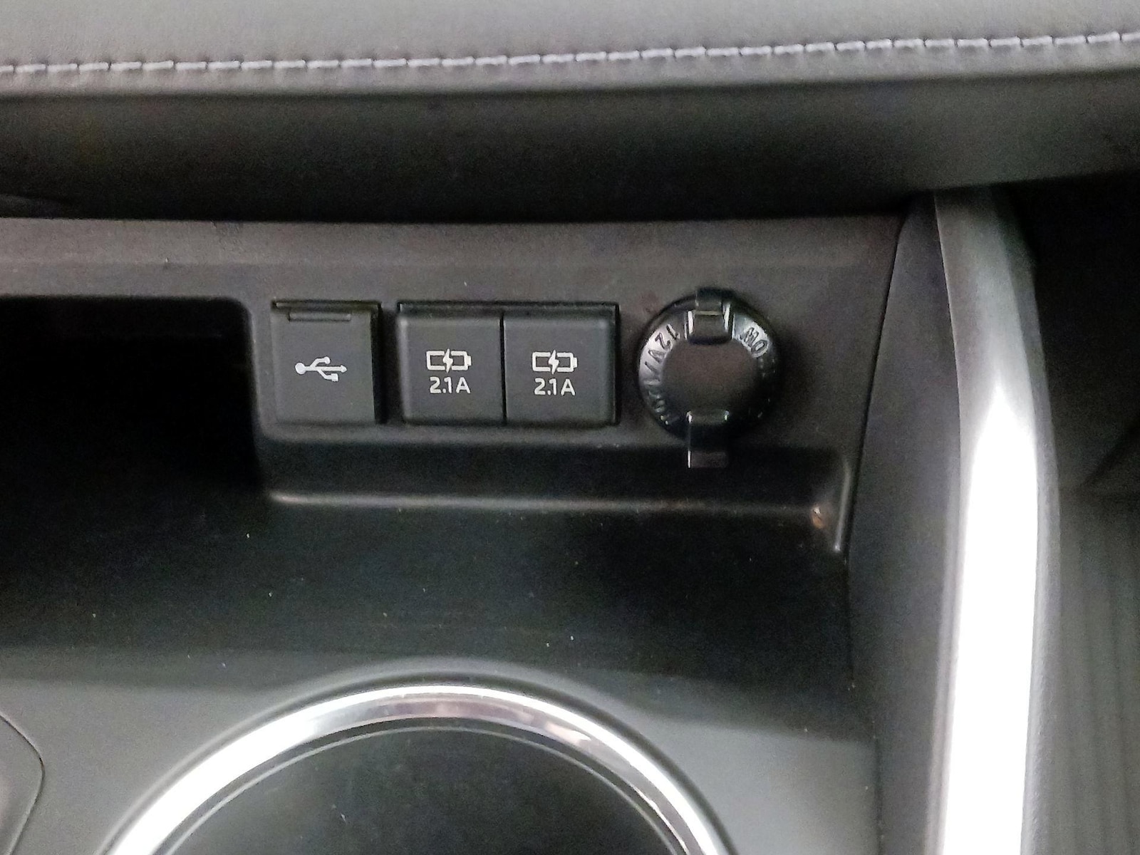 2021 Toyota Highlander XLE - Photo 19