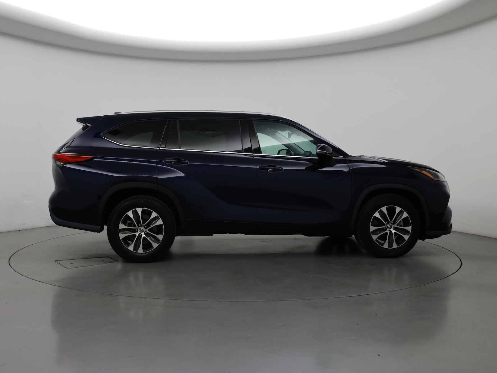 2021 Toyota Highlander XLE - Photo 8