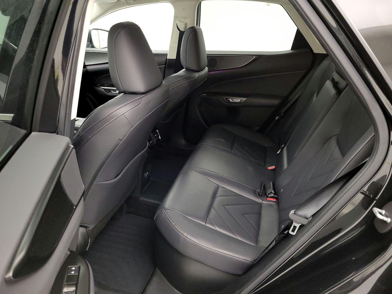 2024 Lexus NX PHEV 450h+ - Photo 20