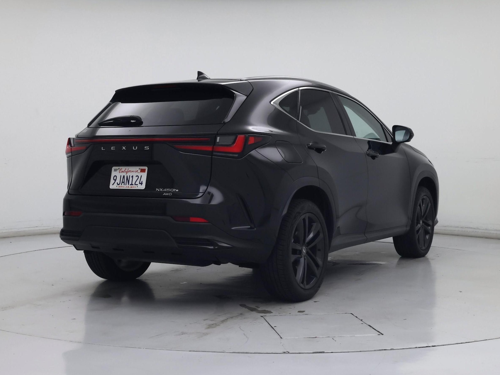 2024 Lexus NX PHEV 450h+ - Photo 9