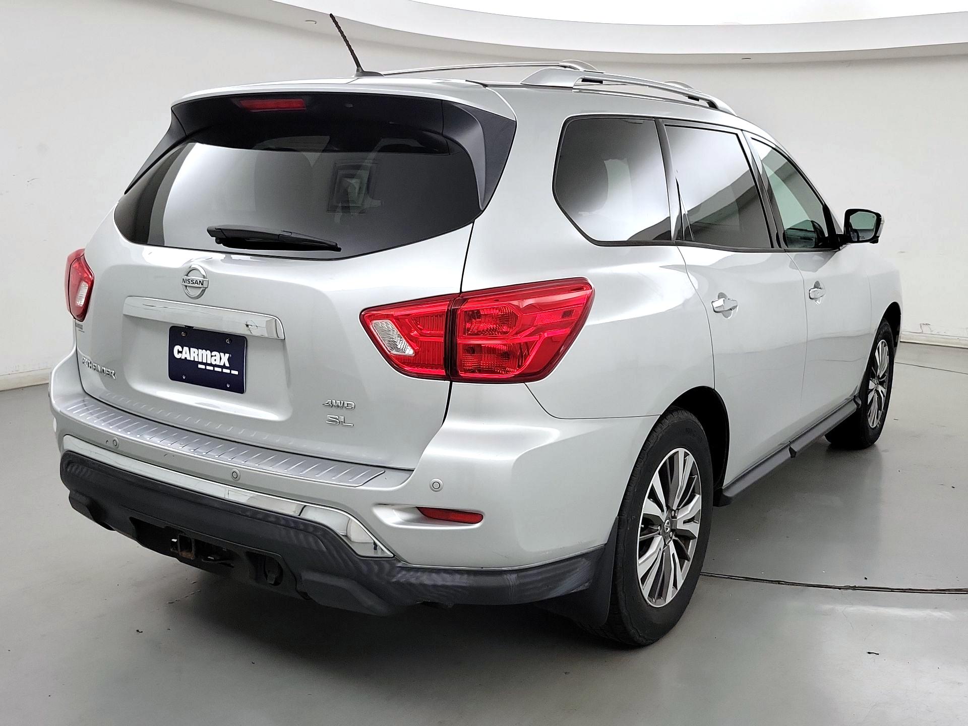 Thumbnail: 2017 Nissan Pathfinder - 5