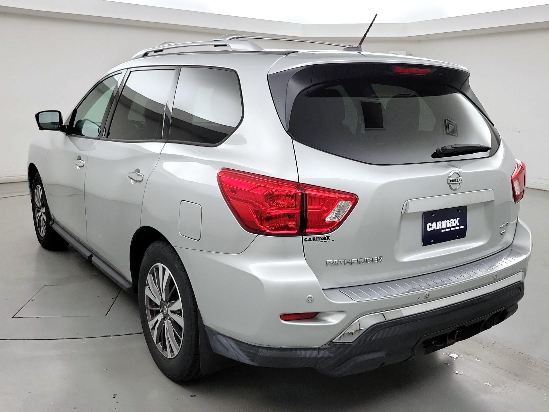 Thumbnail: 2017 Nissan Pathfinder - 7