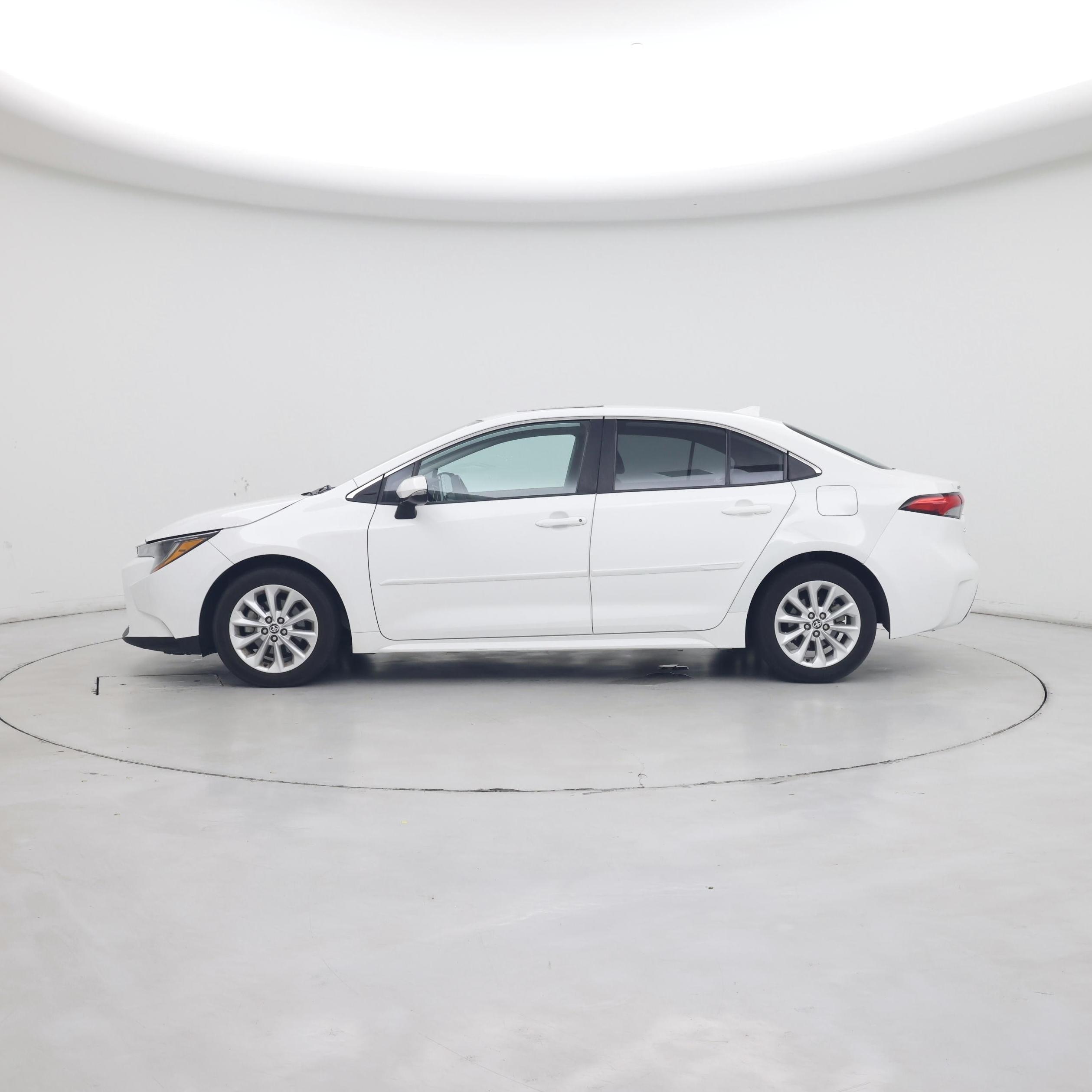Thumbnail: 2021 Toyota Corolla - 3
