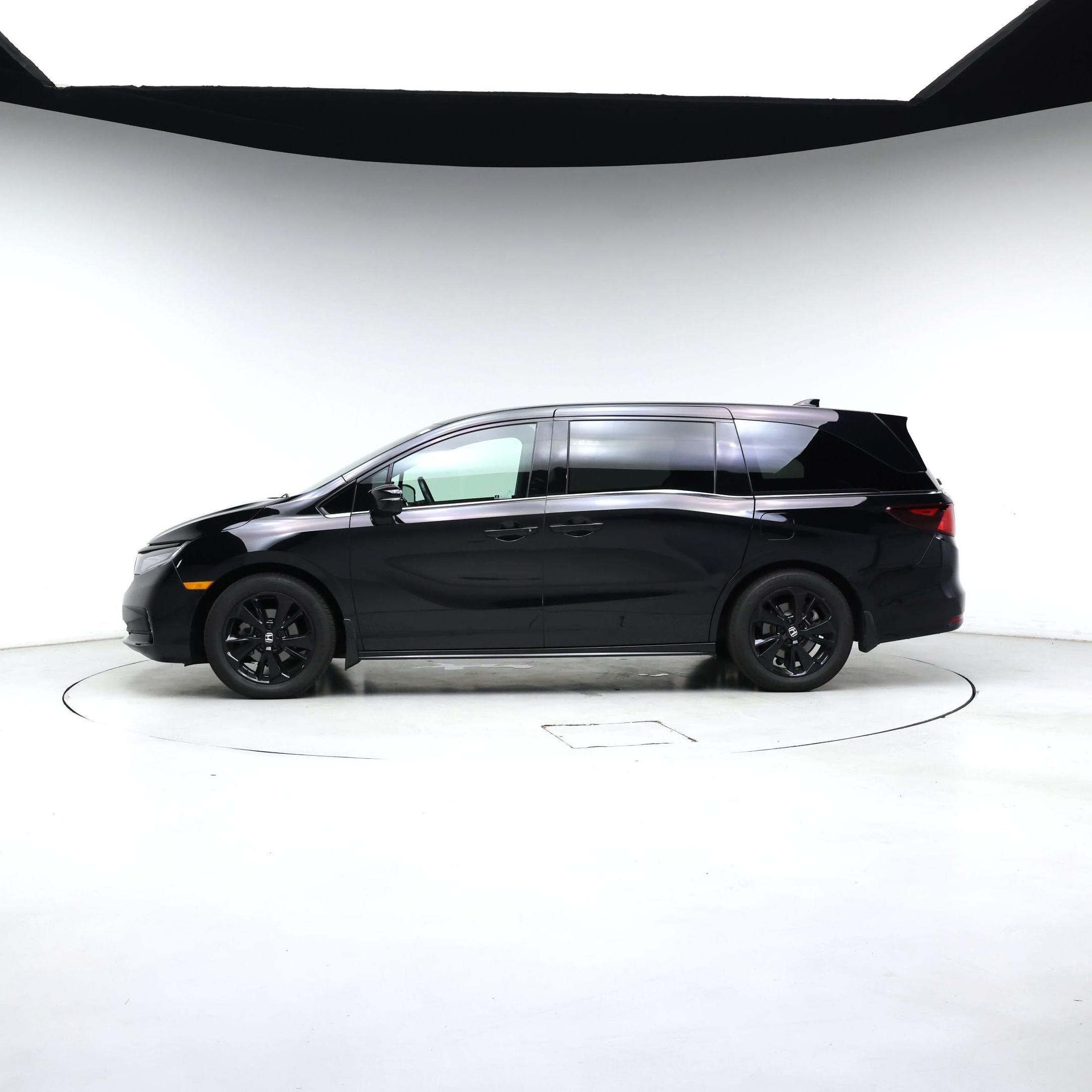 Thumbnail: 2023 Honda Odyssey - 3