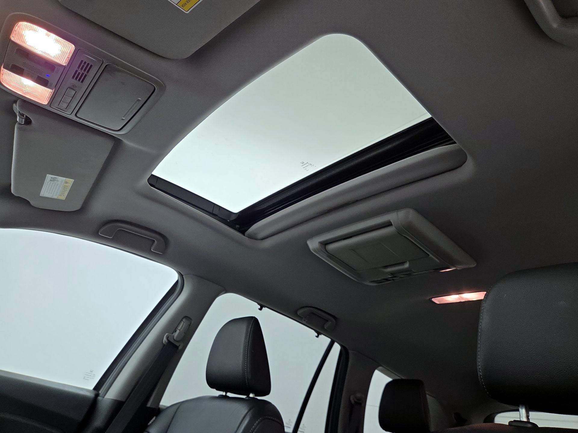 Thumbnail: 2017 Honda Pilot - 19