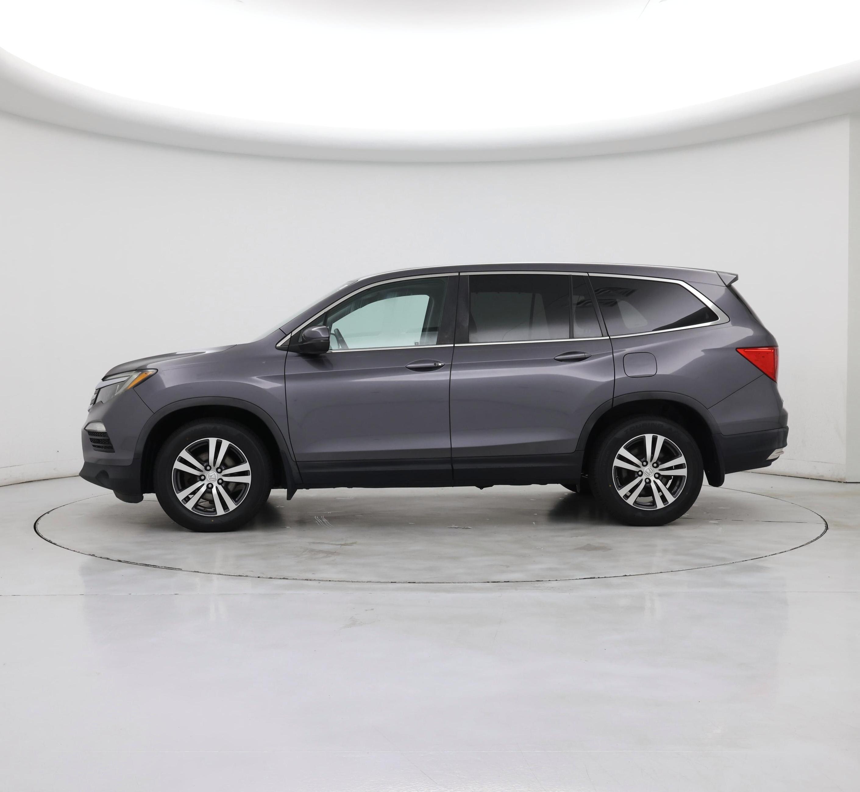 Thumbnail: 2017 Honda Pilot - 3