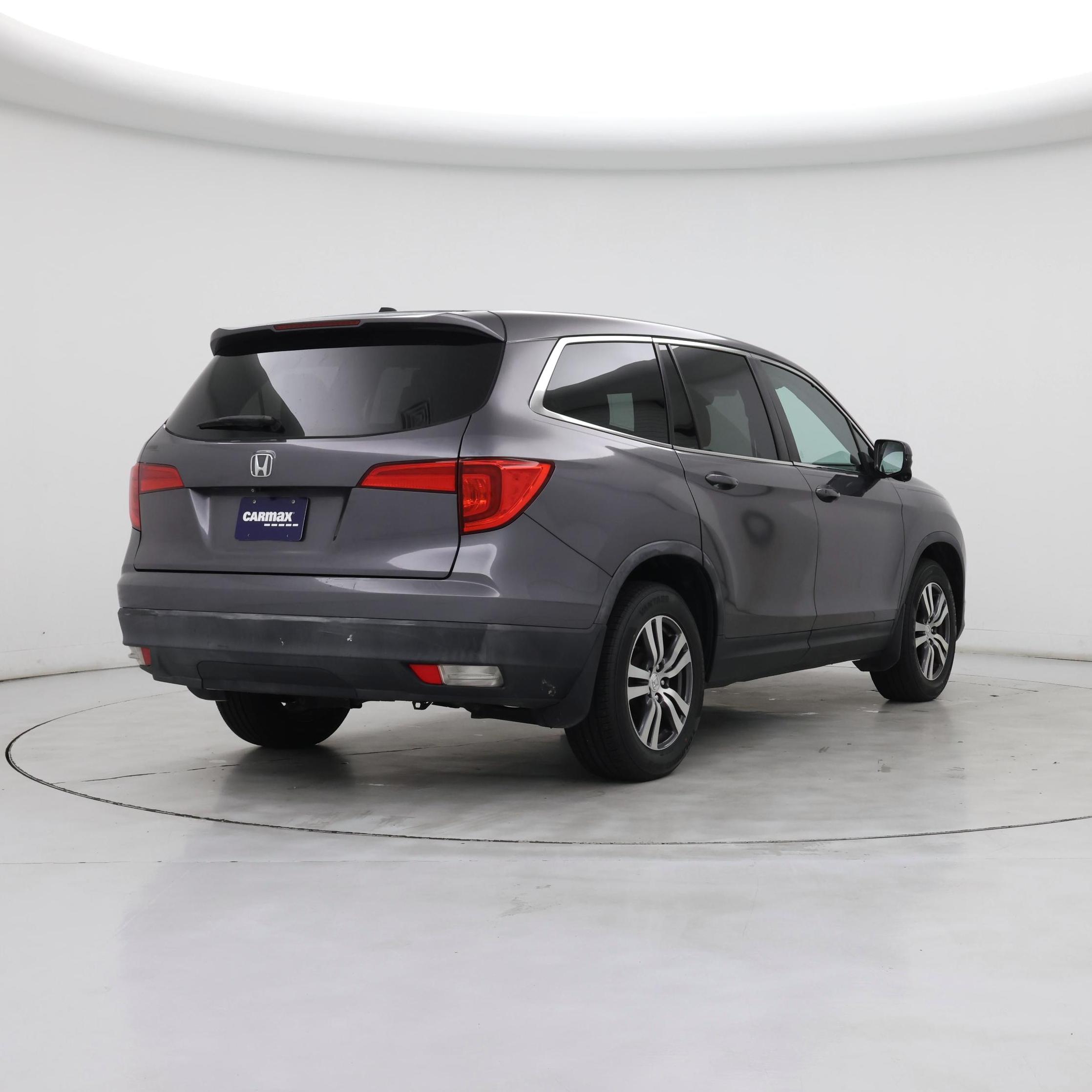 Thumbnail: 2017 Honda Pilot - 8