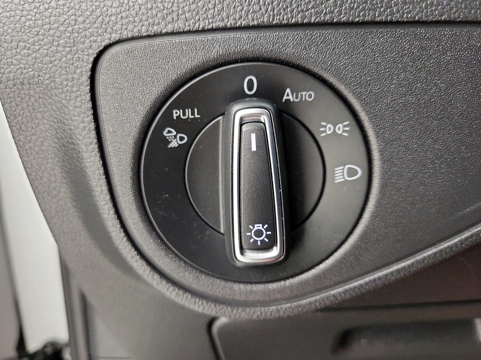Thumbnail: 2021 Volkswagen Atlas - 13