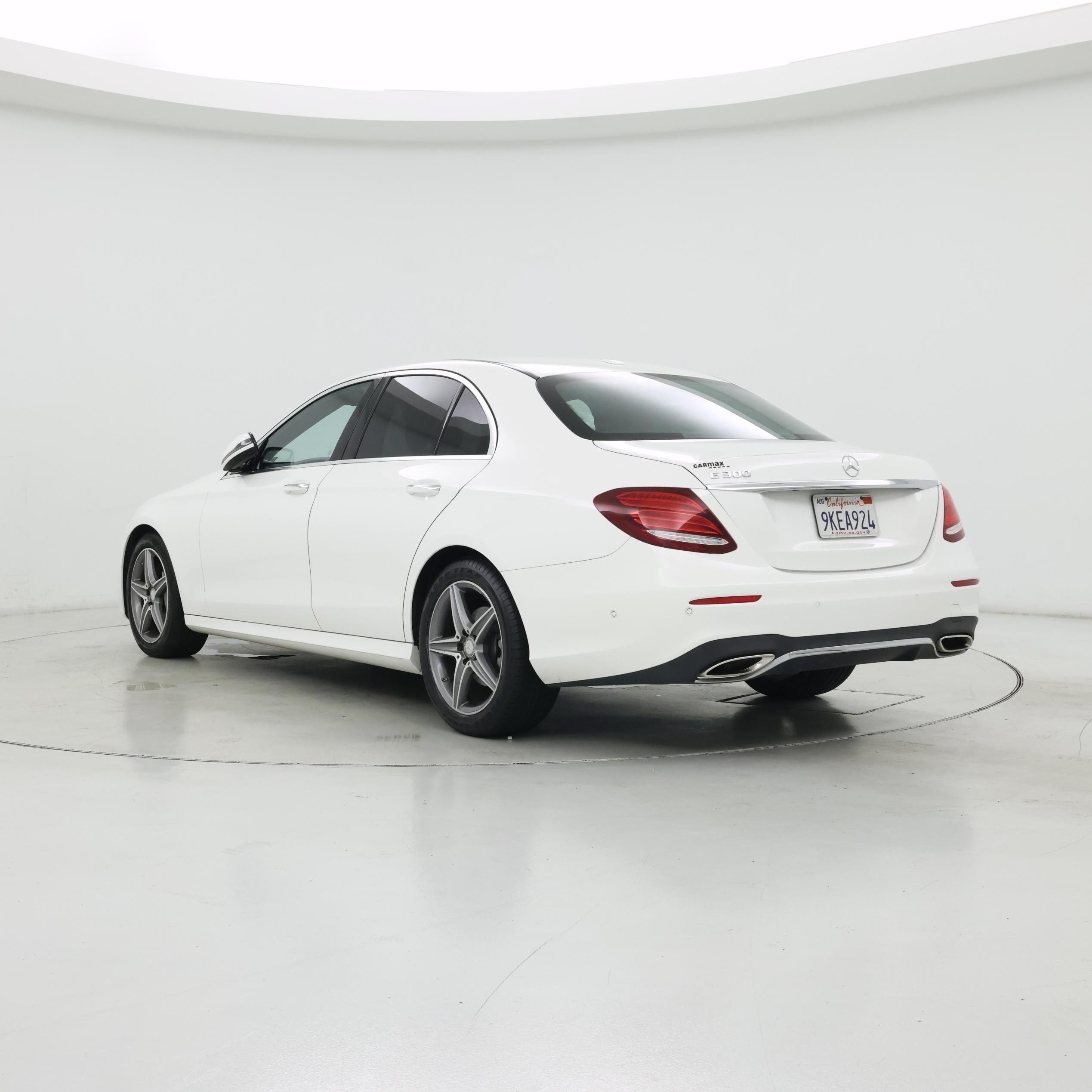 Thumbnail: 2017 Mercedes-Benz E-Class - 2