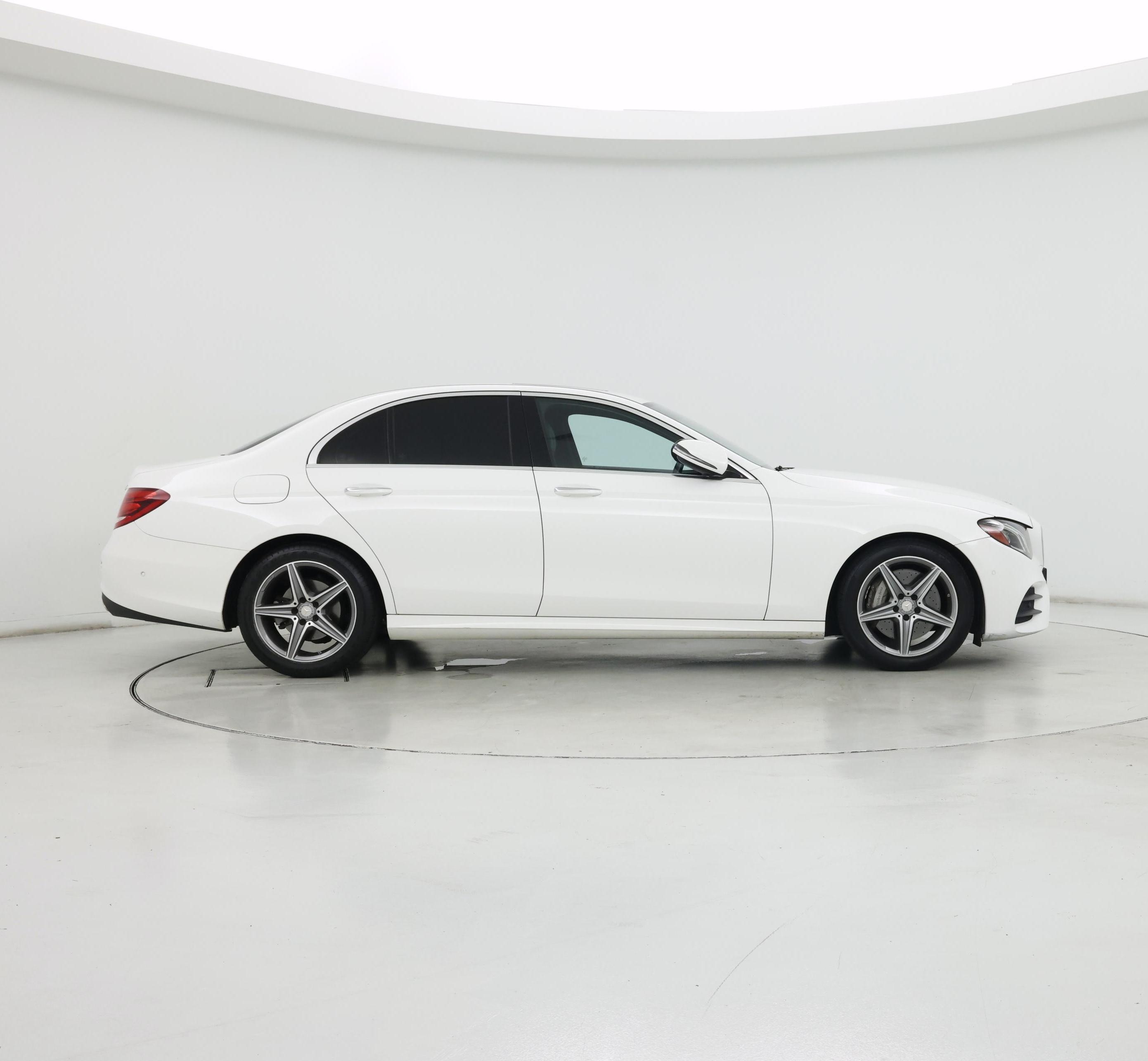 Thumbnail: 2017 Mercedes-Benz E-Class - 7