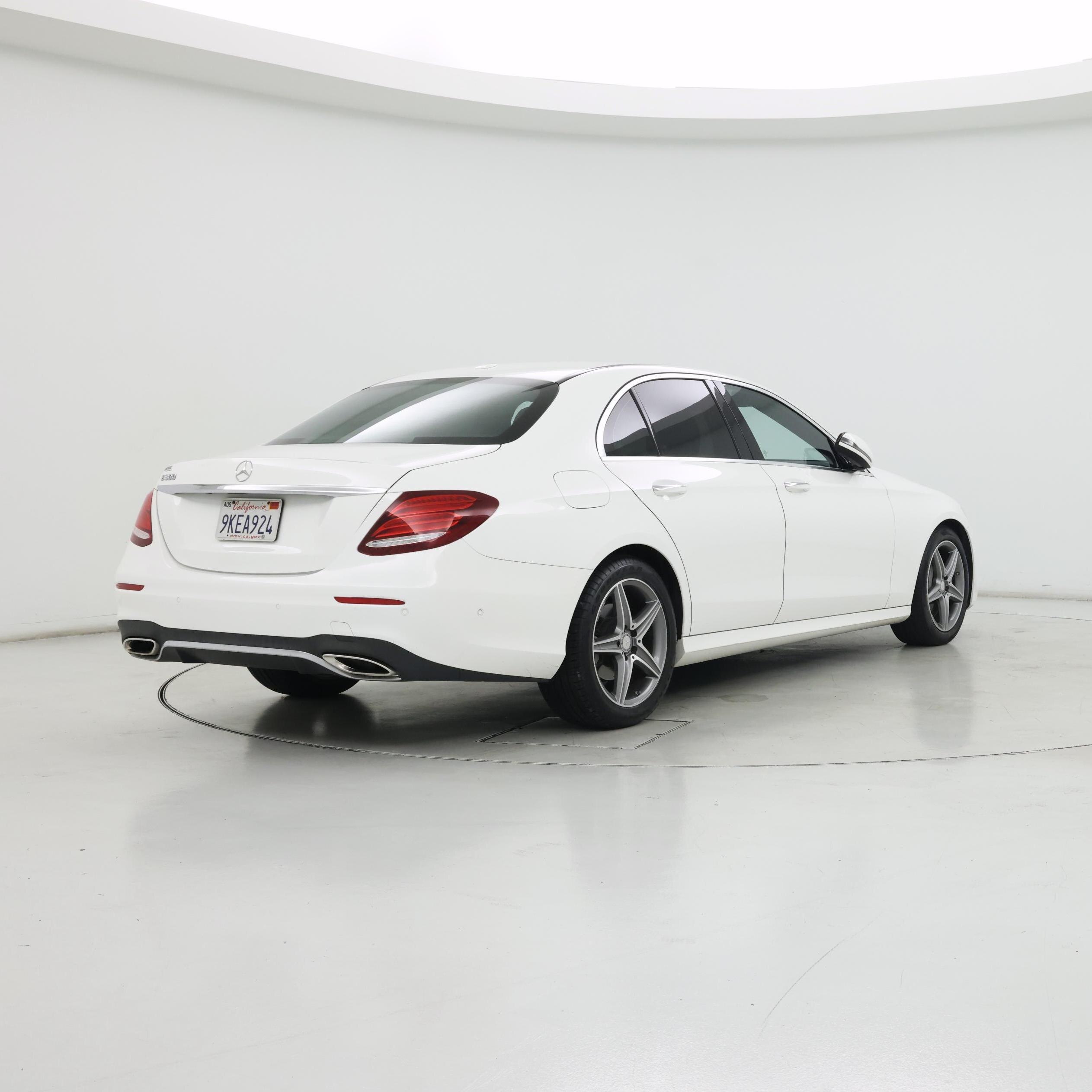 Thumbnail: 2017 Mercedes-Benz E-Class - 8