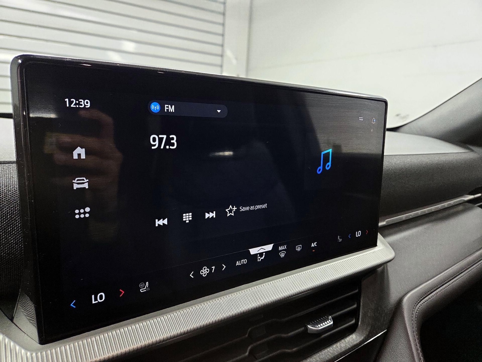 2025 Ford Explorer Platinum - Photo 12
