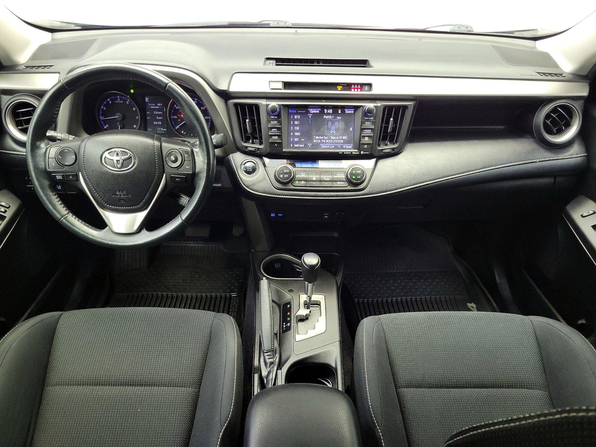 Thumbnail: 2018 Toyota RAV4 - 9