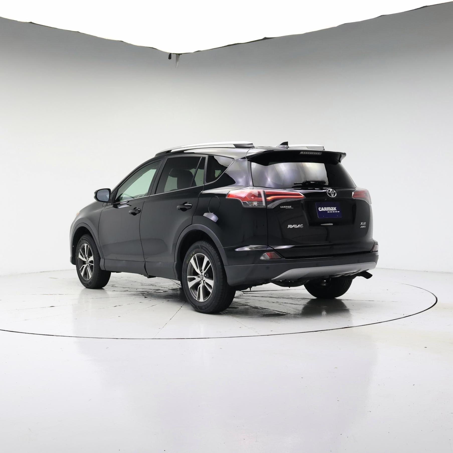 Thumbnail: 2018 Toyota RAV4 - 2