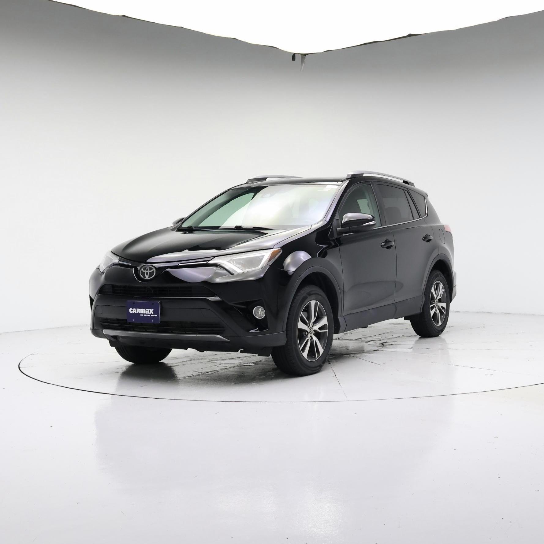Thumbnail: 2018 Toyota RAV4 - 4