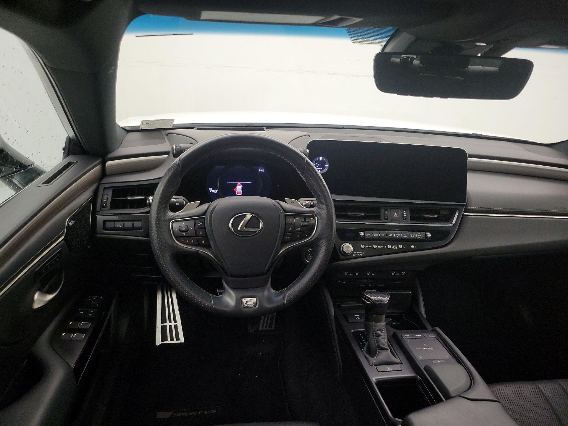 Thumbnail: 2022 Lexus ES - 10