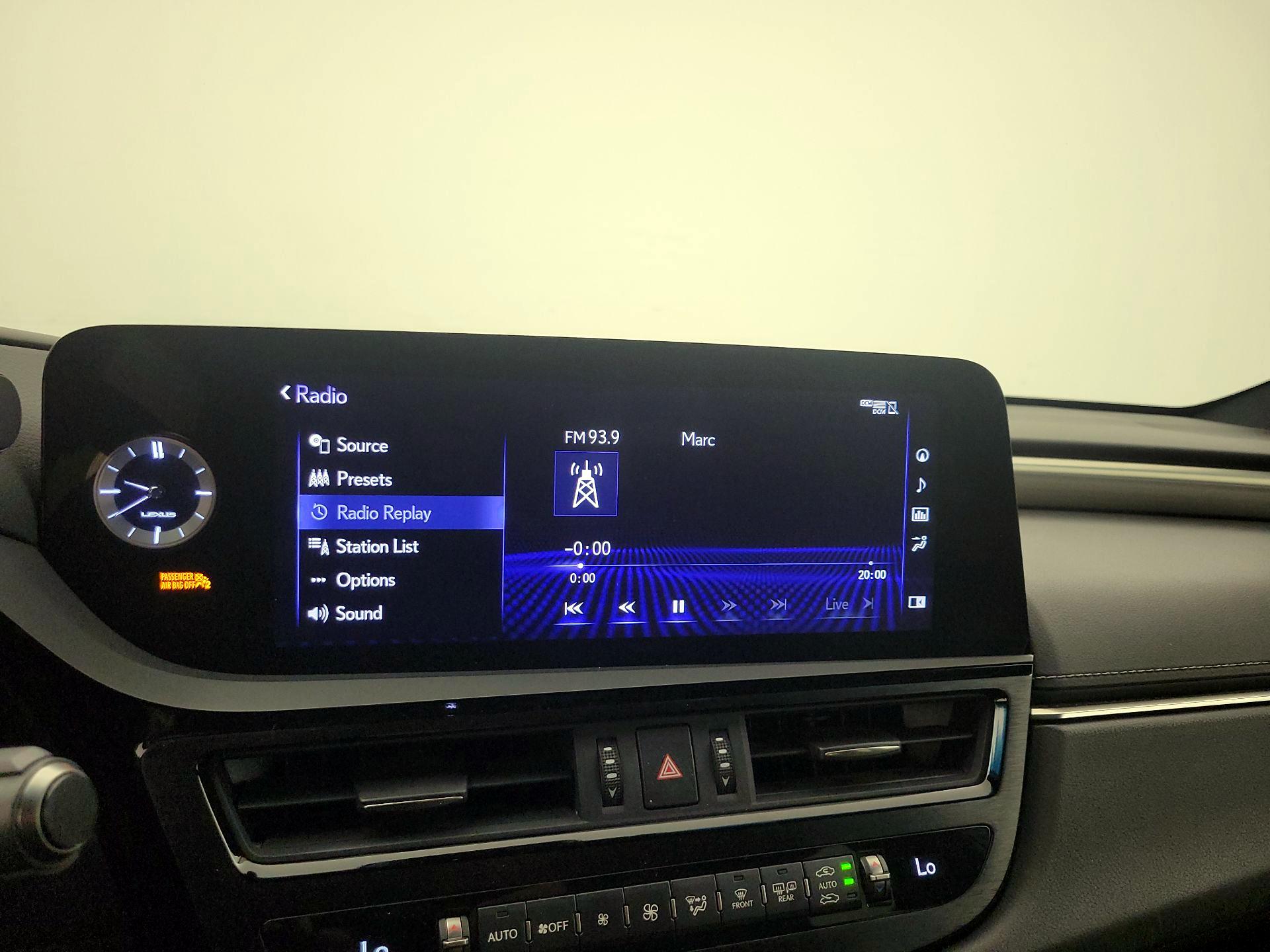Thumbnail: 2022 Lexus ES - 15