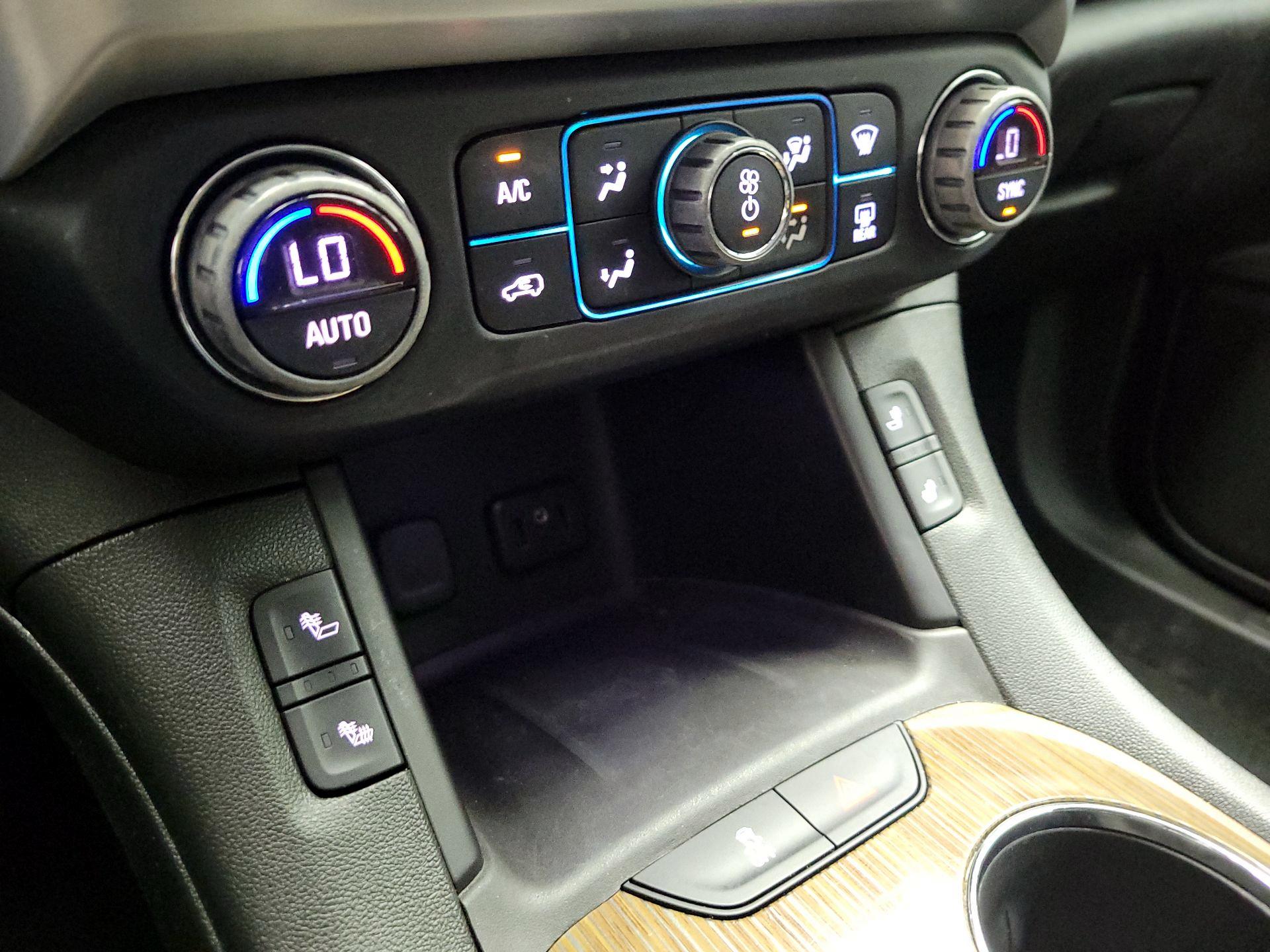 Thumbnail: 2017 GMC Acadia - 15