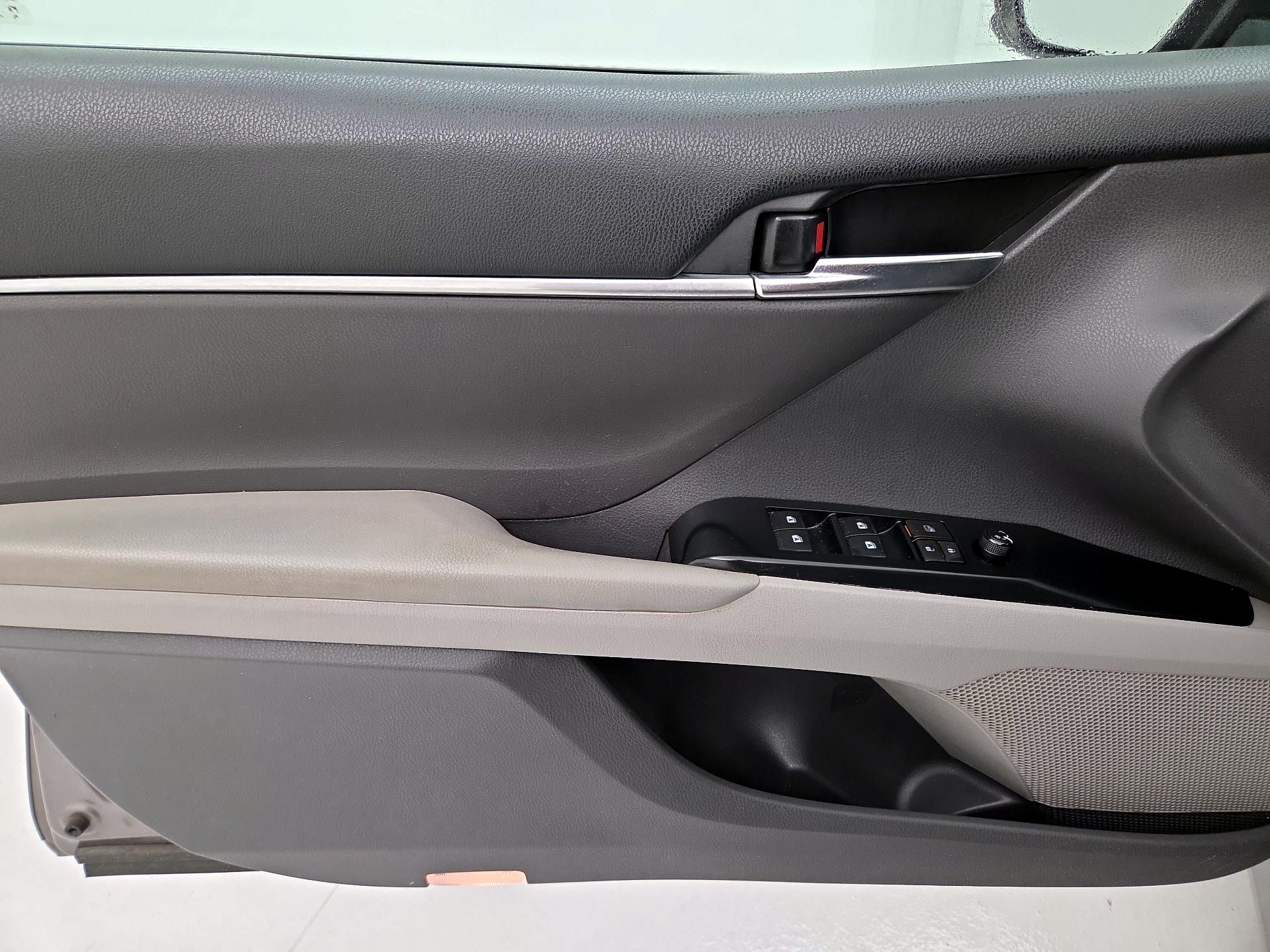 Thumbnail: 2018 Toyota Camry - 12