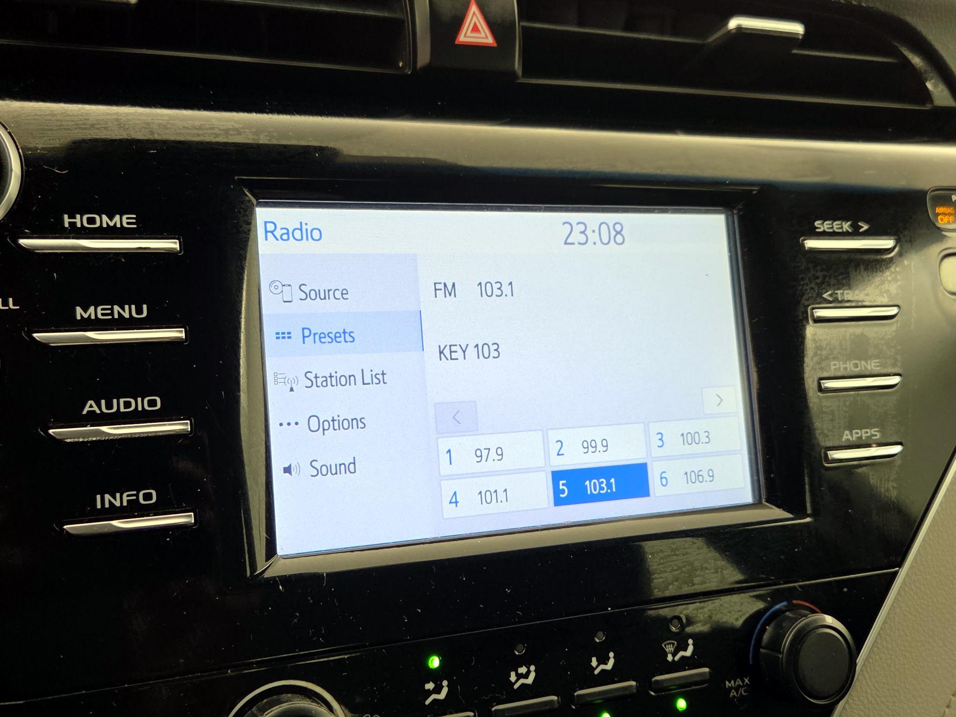 Thumbnail: 2018 Toyota Camry - 15