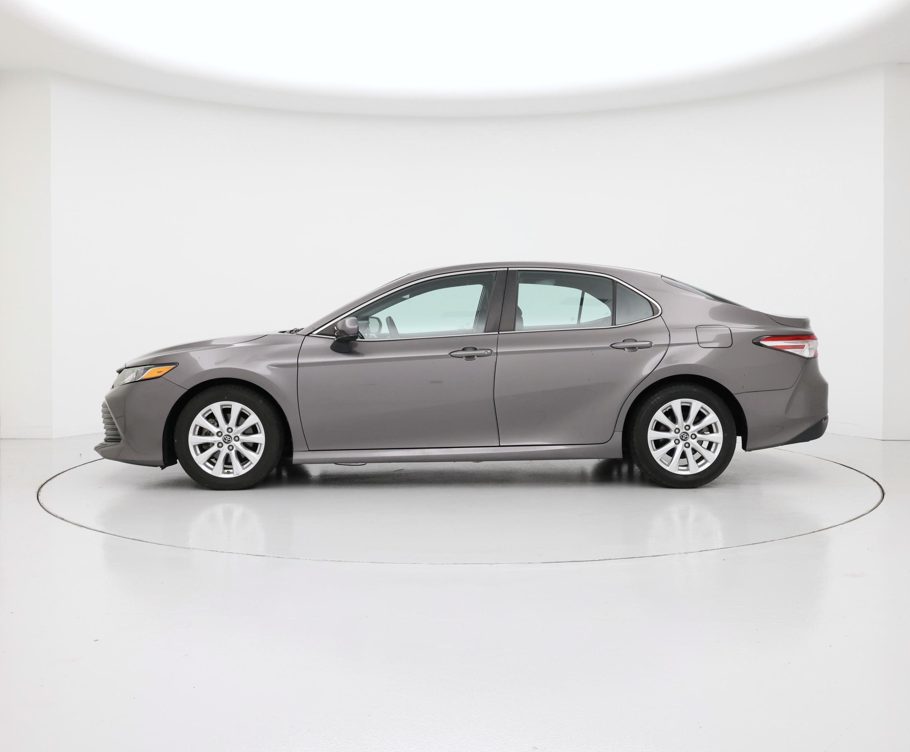 Thumbnail: 2018 Toyota Camry - 3