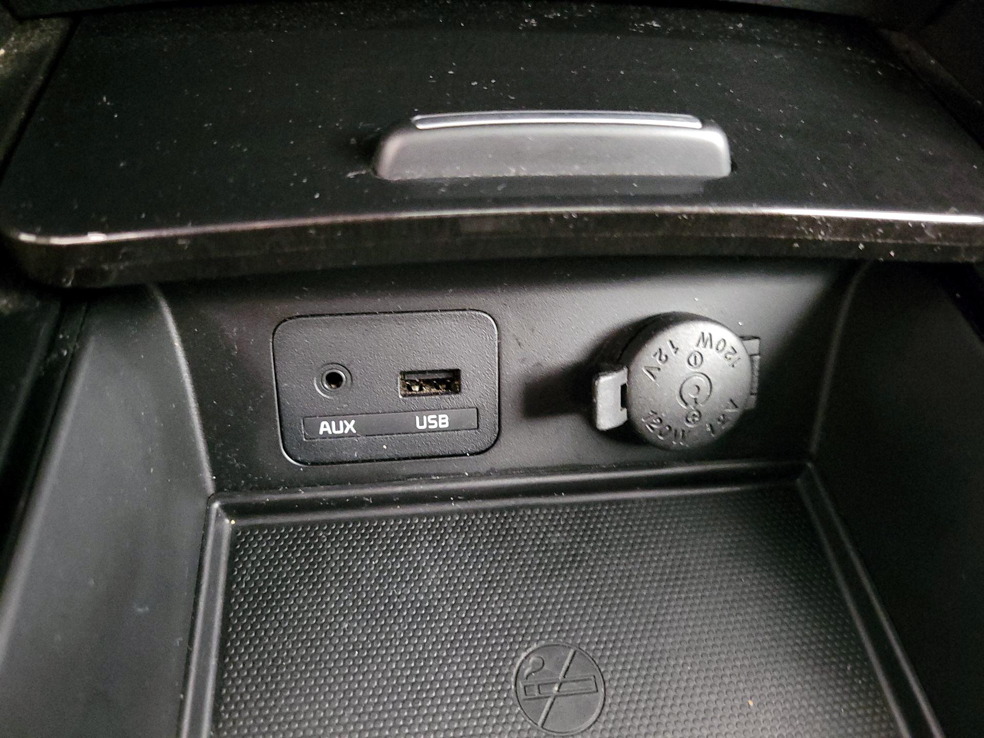 Thumbnail: 2014 Kia Cadenza - 19
