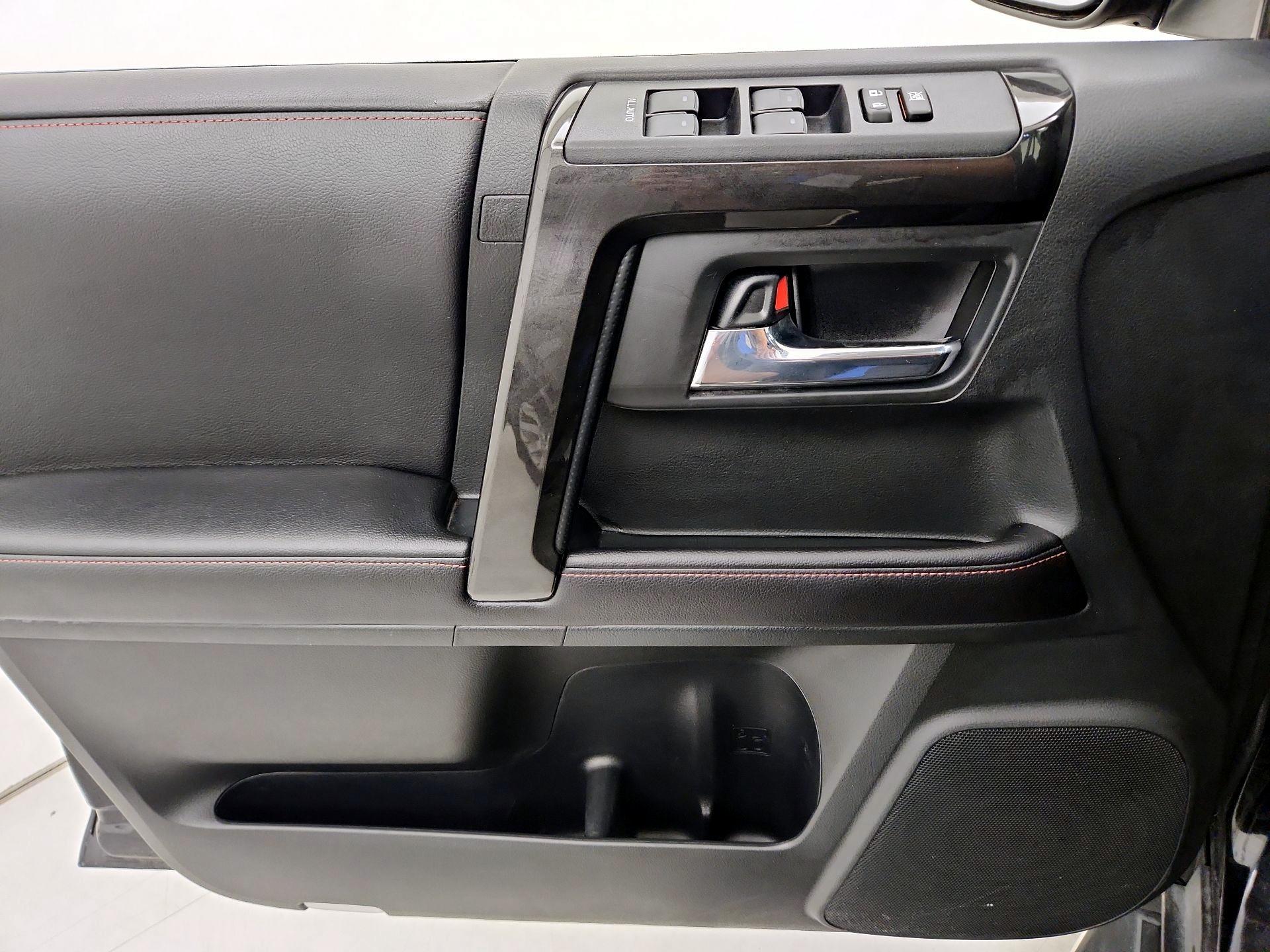 Thumbnail: 2016 Toyota 4Runner - 12