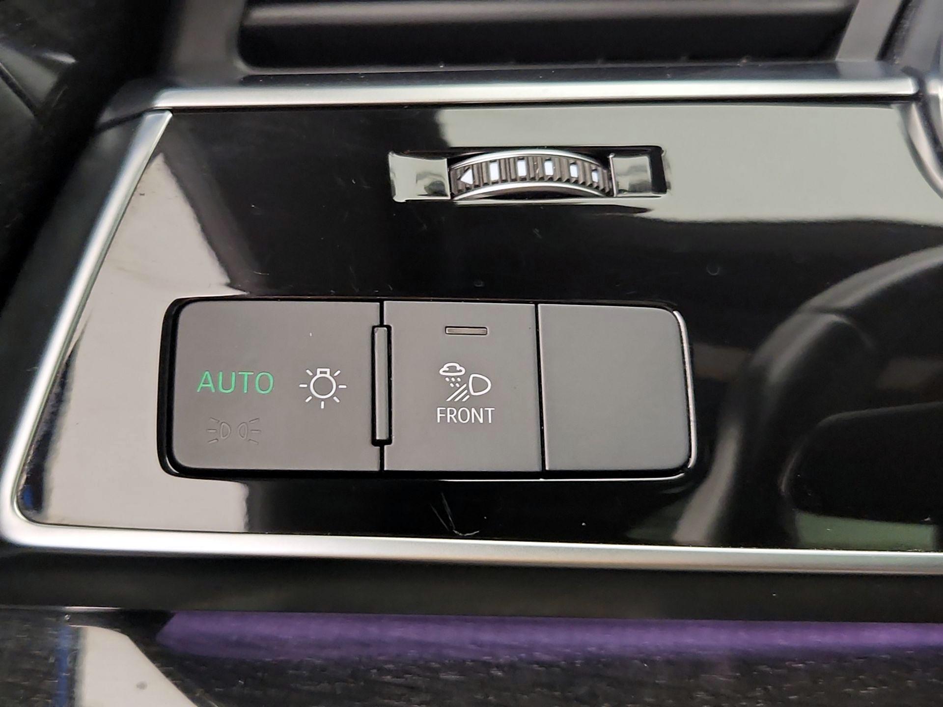Thumbnail: 2019 Audi Q8 - 13