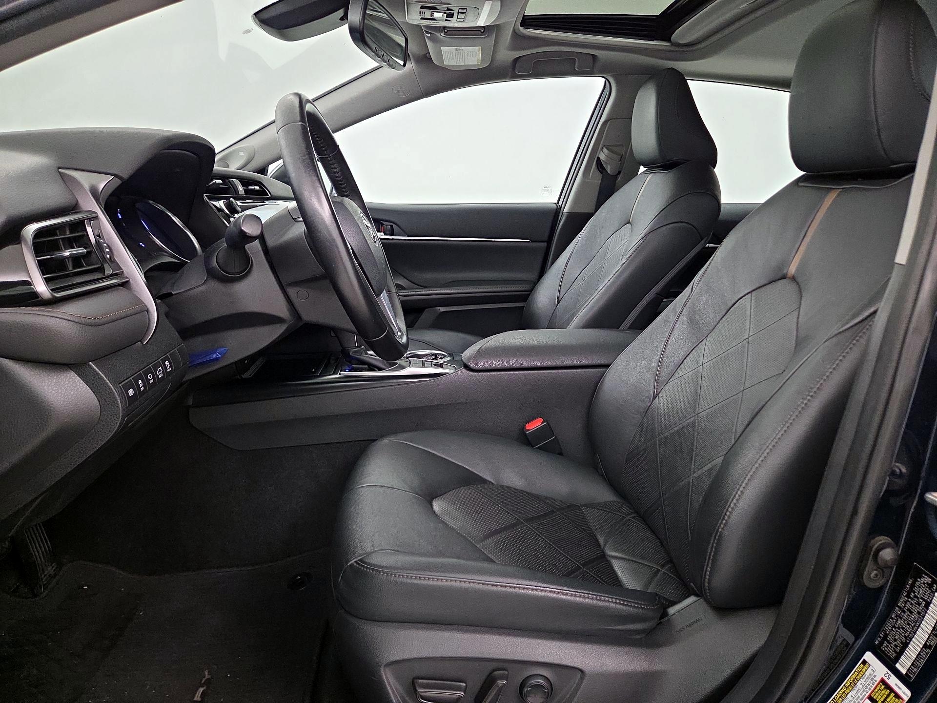 Thumbnail: 2019 Toyota Camry - 11