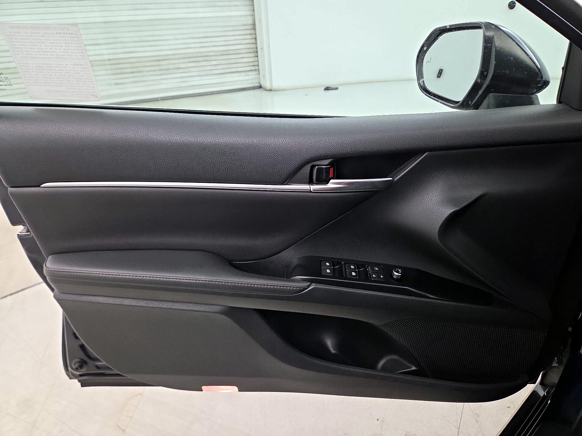 Thumbnail: 2019 Toyota Camry - 12