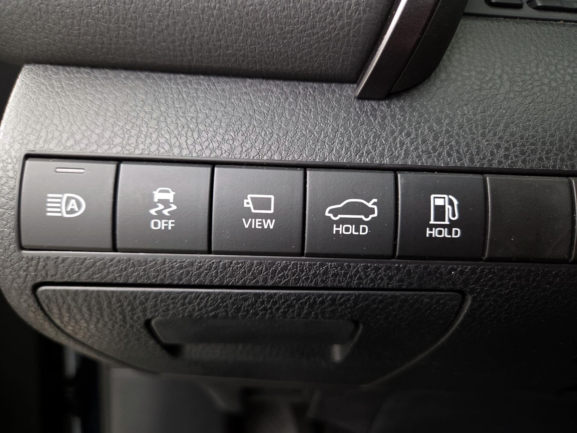Thumbnail: 2019 Toyota Camry - 13