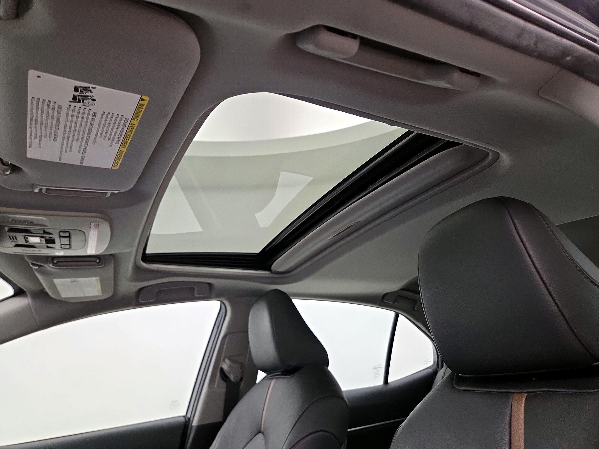 Thumbnail: 2019 Toyota Camry - 20