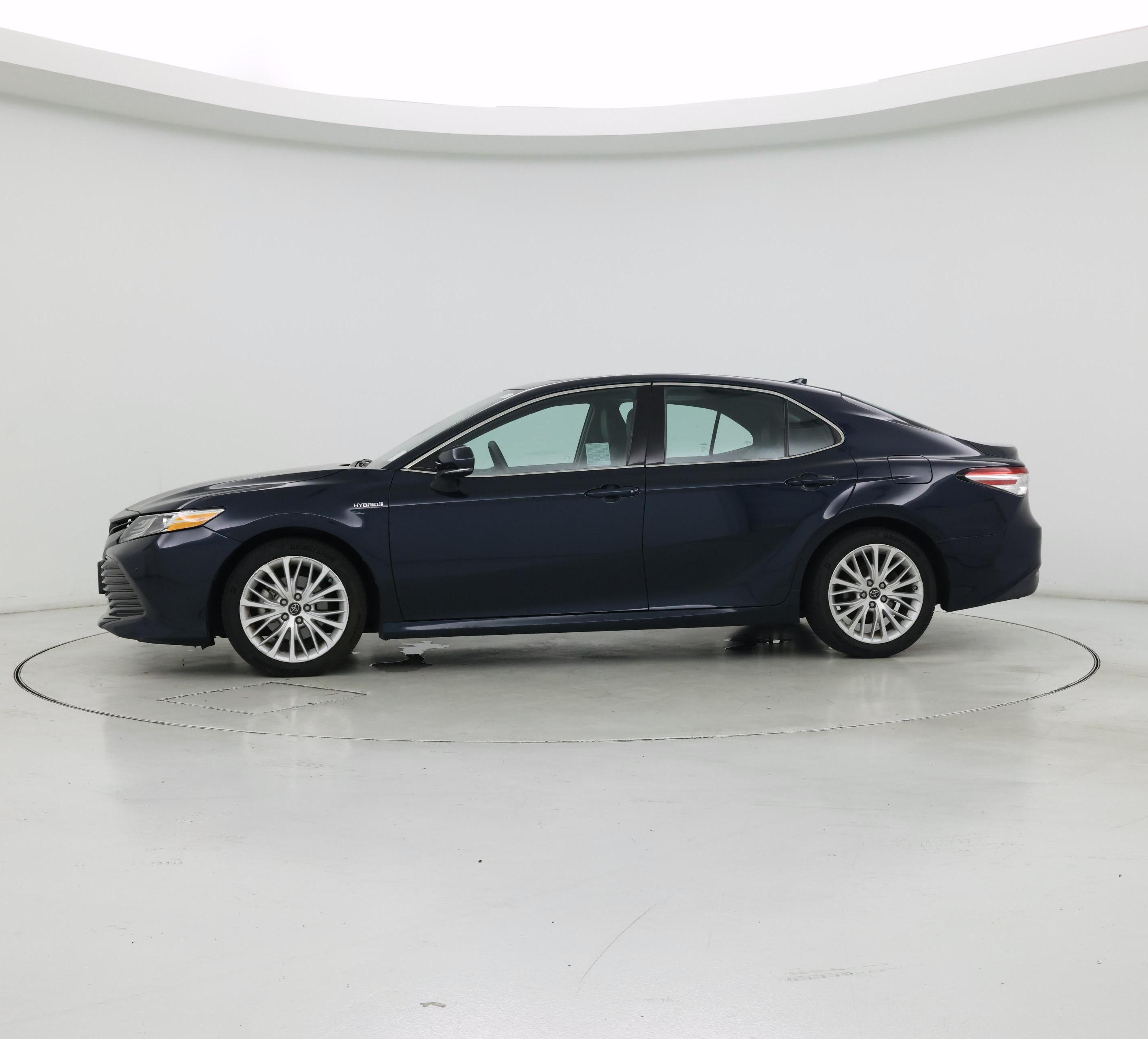 Thumbnail: 2019 Toyota Camry - 3